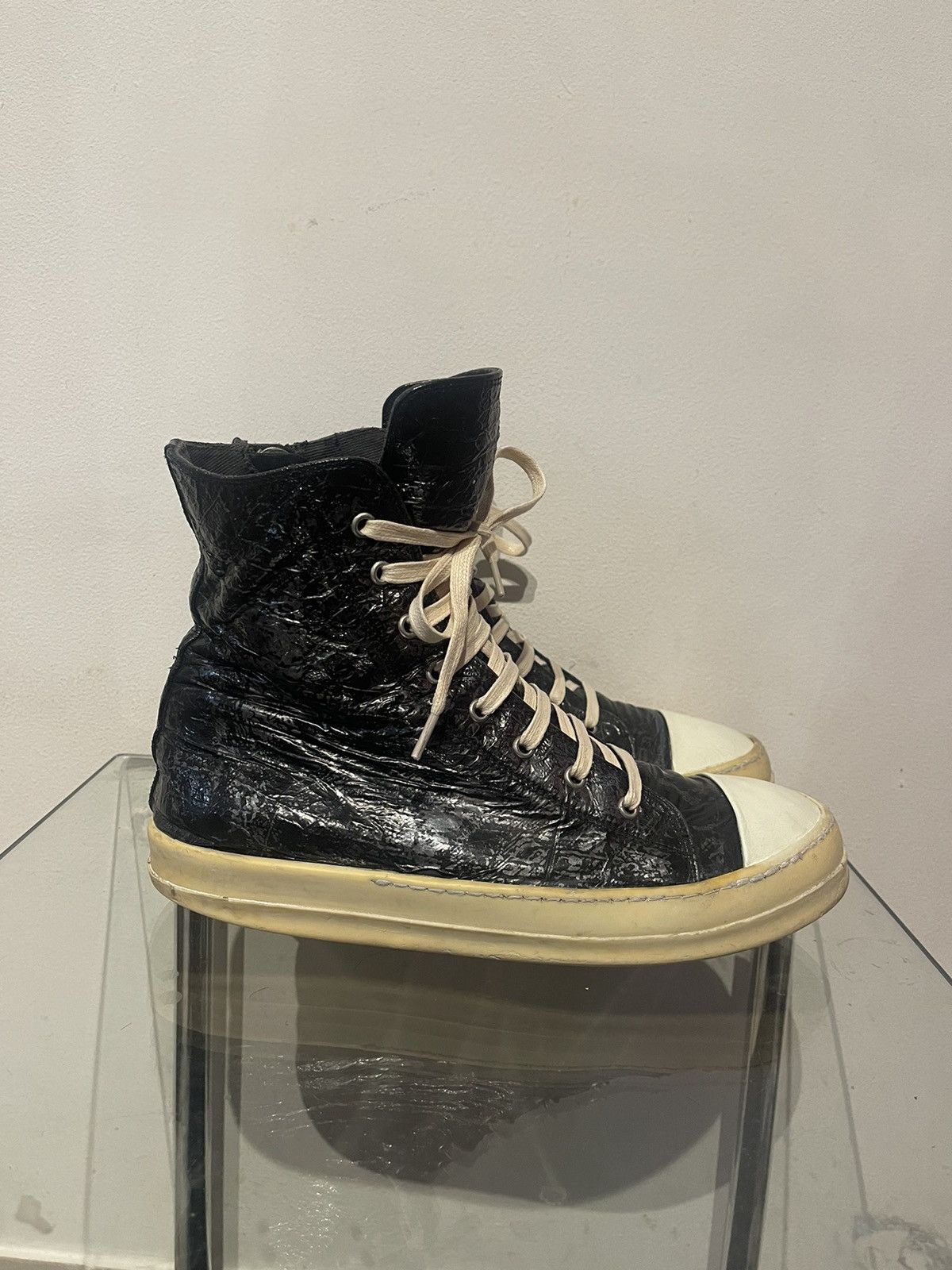 Owens Drkshdw Rick Owens Drkshdw 2014 Black Faded Ramones T-Shirts, Hoodie, Sweatshirt | AU16VibeMintTees.com
