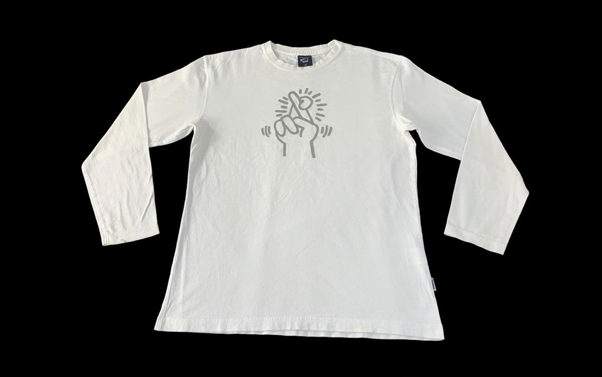 Haring Keith Haring Folded Peace Finger Logo Sign Printed Tee Hoodie, Sweatshirt | FlexRushtees.com