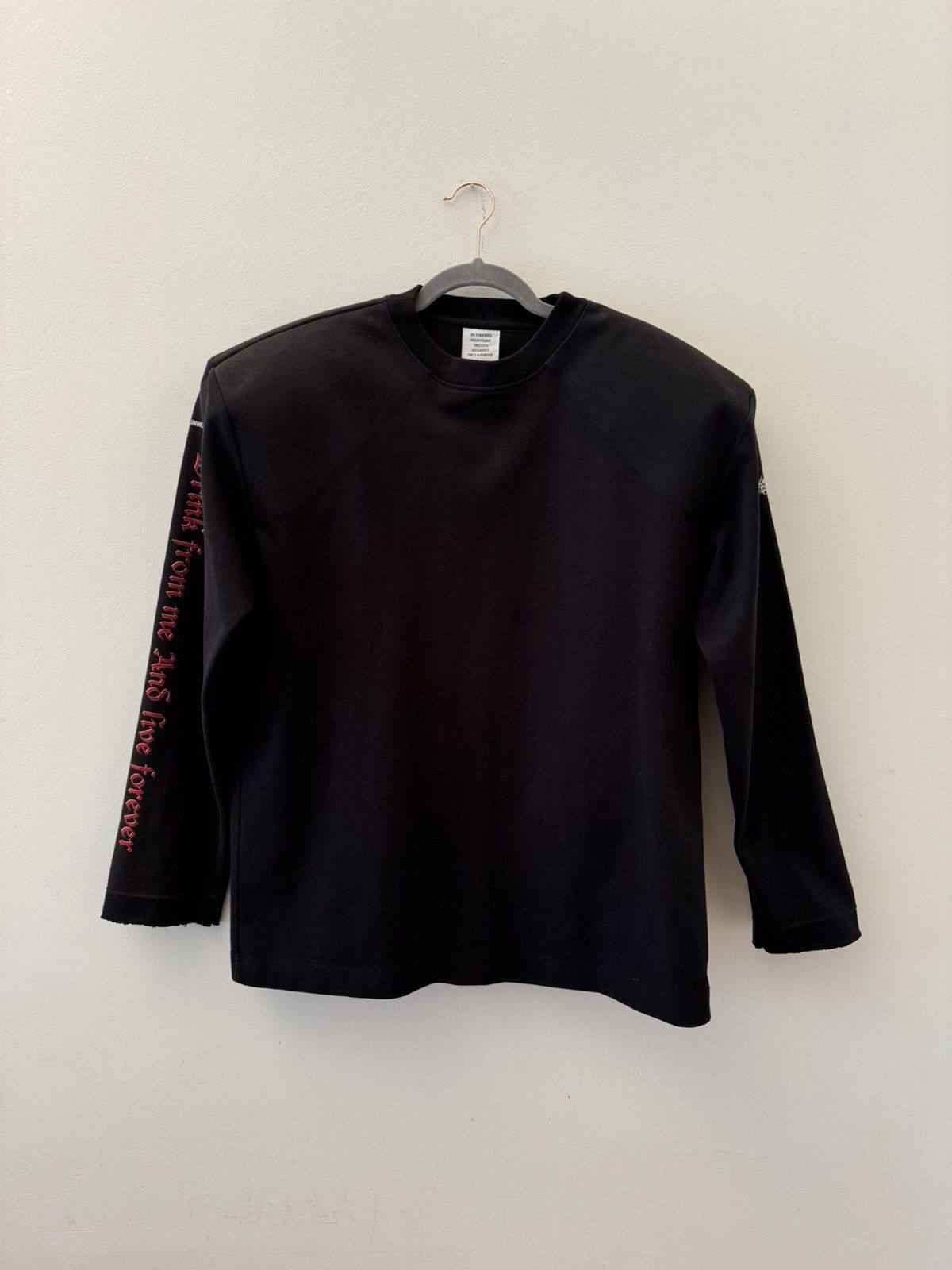 Vetements Black Sweatshirt Padded Shoulders Hiver 2017 T-Shirts, Hoodie | FlexRushtees.com