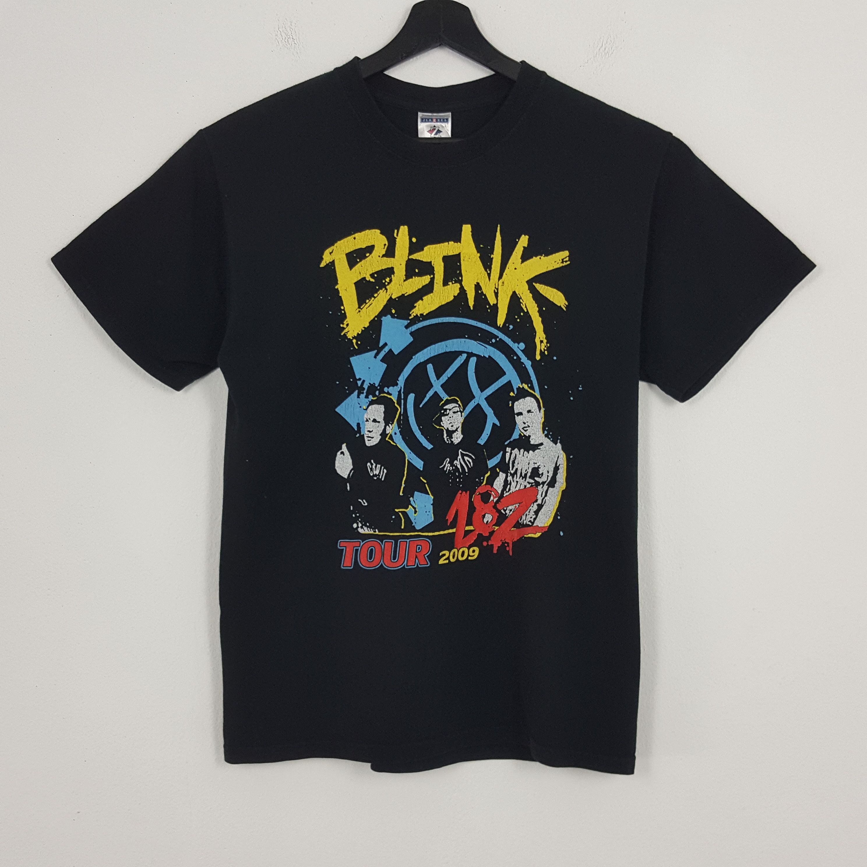 Vintage Blink 182 American Vintage Rock Band Tour T Shirt Hoodie, Sweatshirt | FlexRushtees.com