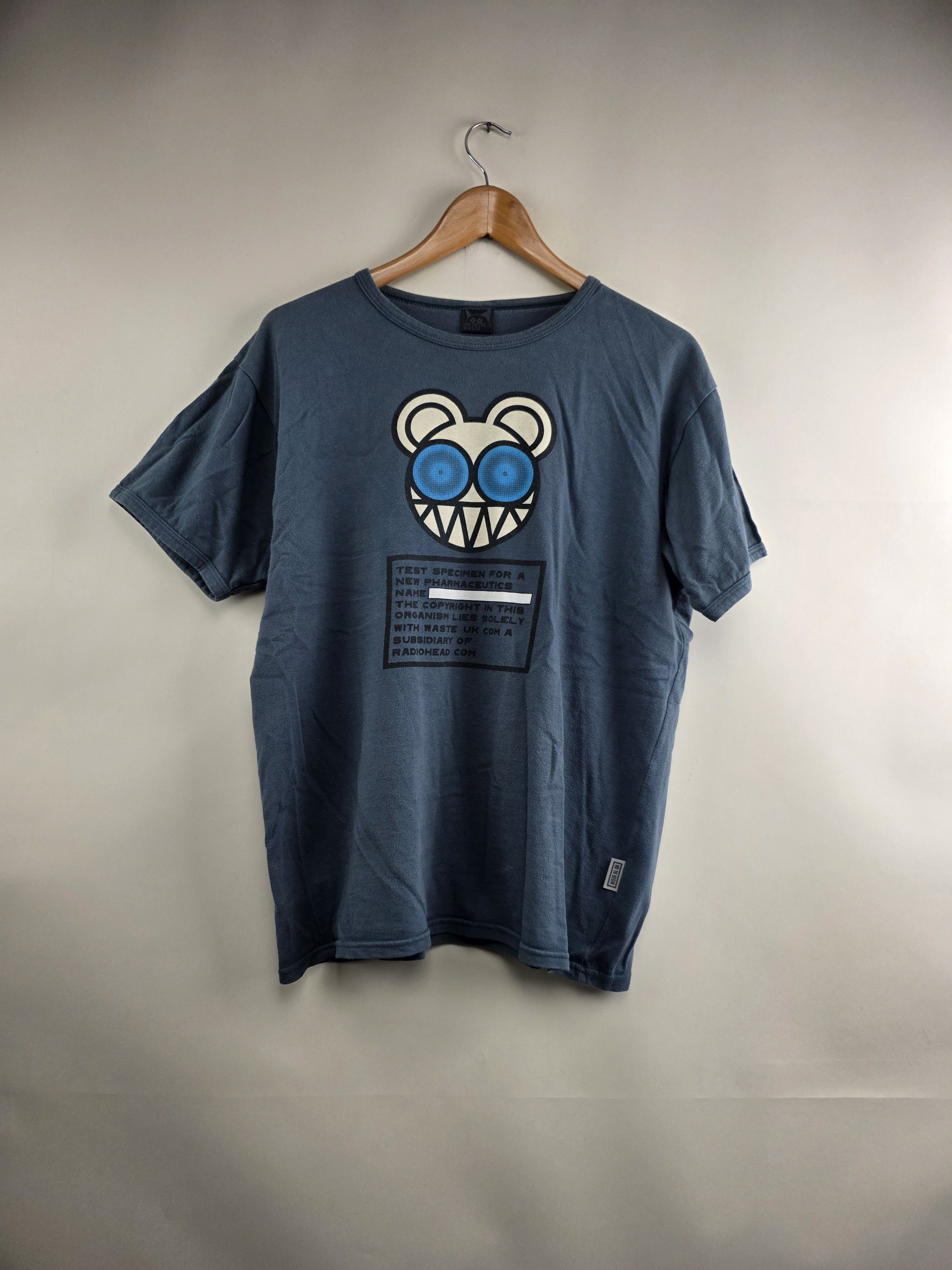 Vintage 2000 Radiohead Kid A M 20 5 26 5 T-Shirts, Hoodie, Sweatshirt | FlexRushtees.com