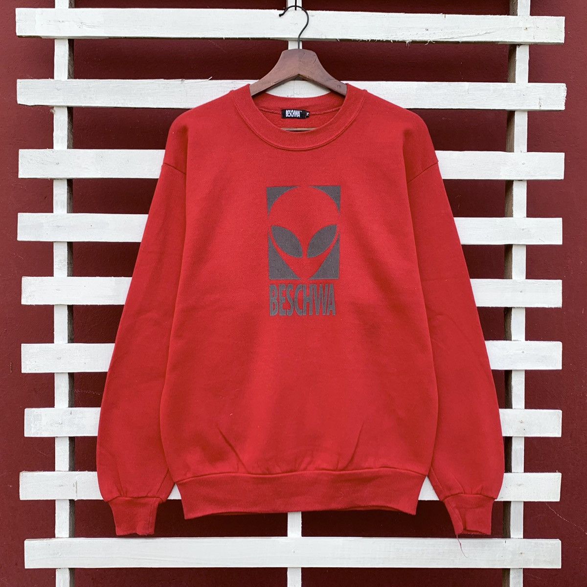 Vintage 90s Beschwa Sweatshirt Big Logo