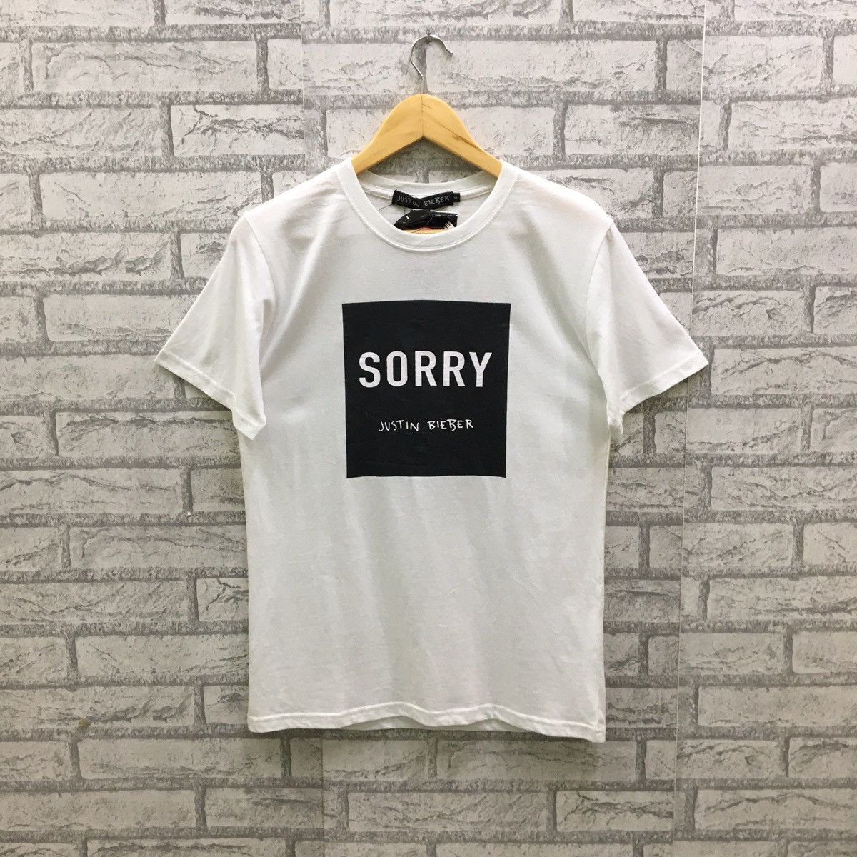 Bieber Justin Bieber Sorry Artist T Shirts By Avail New With Tag Hoodie, Sweatshirt | FlexRushtees.com