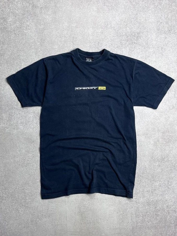 Vintage 00 S Oakley Archival Boxy T Shirt M Y2k M Hoodie, Sweatshirt | FlexRushtees.com