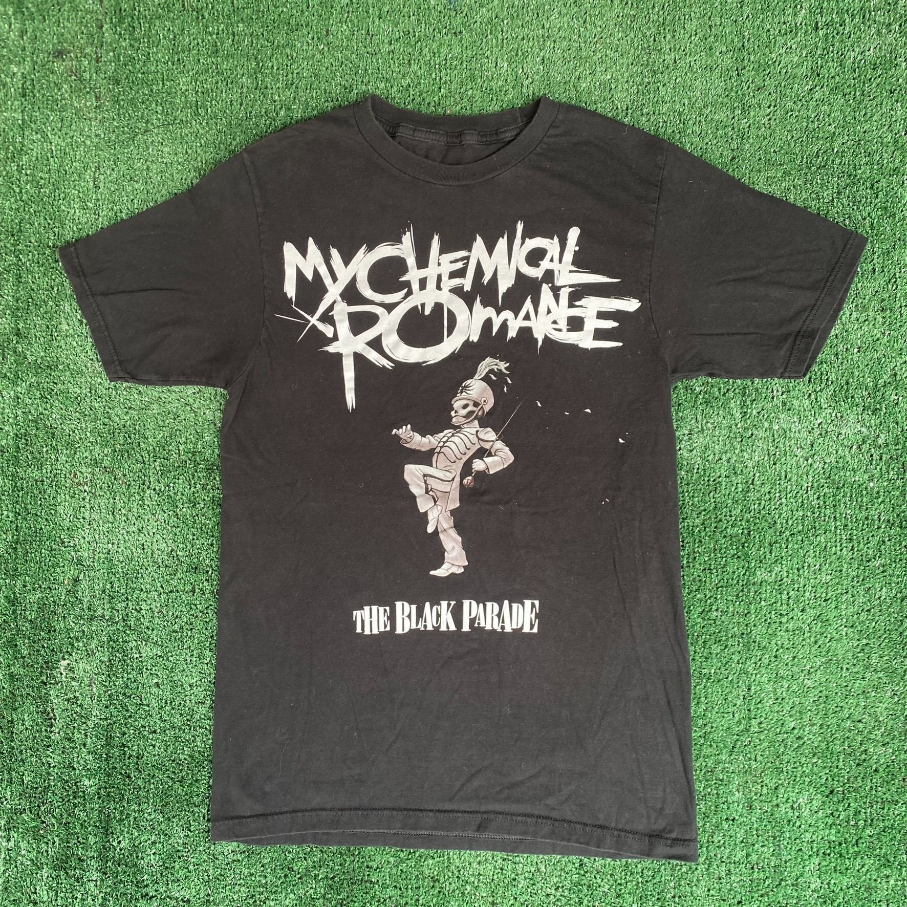 Vintage Y2k My Chemical Romance Shirt Mcr Emo Punk Band Tee Hoodie, Sweatshirt | FlexRushtees.com