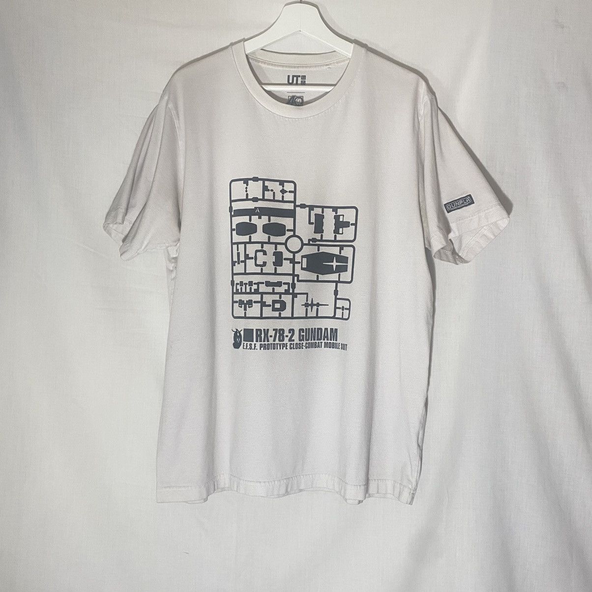 Uniqlo Model Kit Gundam T Shirt