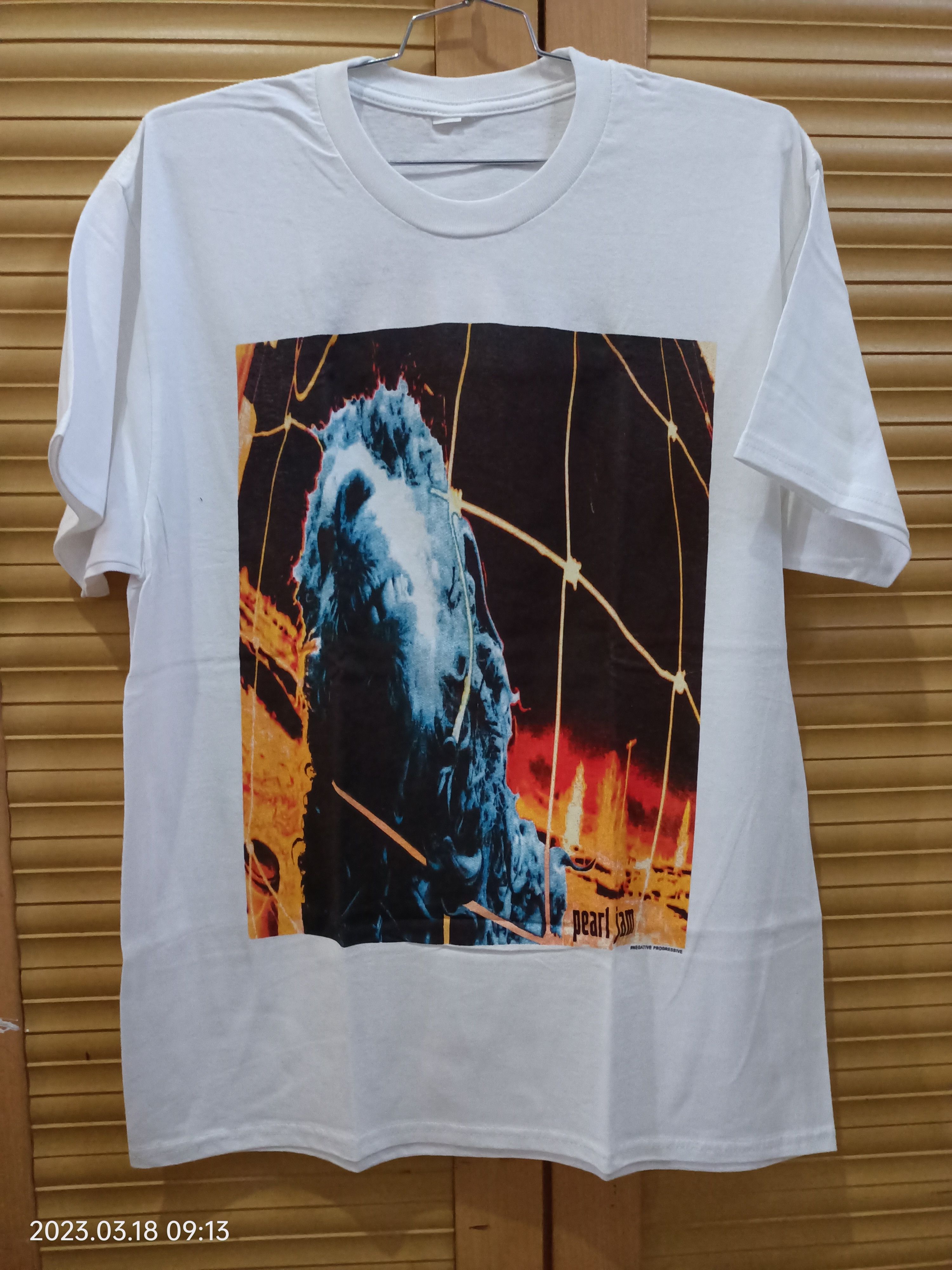Band Tees Pearljam Threadworm Bootleg Hoodie, Sweatshirt | FlexRushtees.com