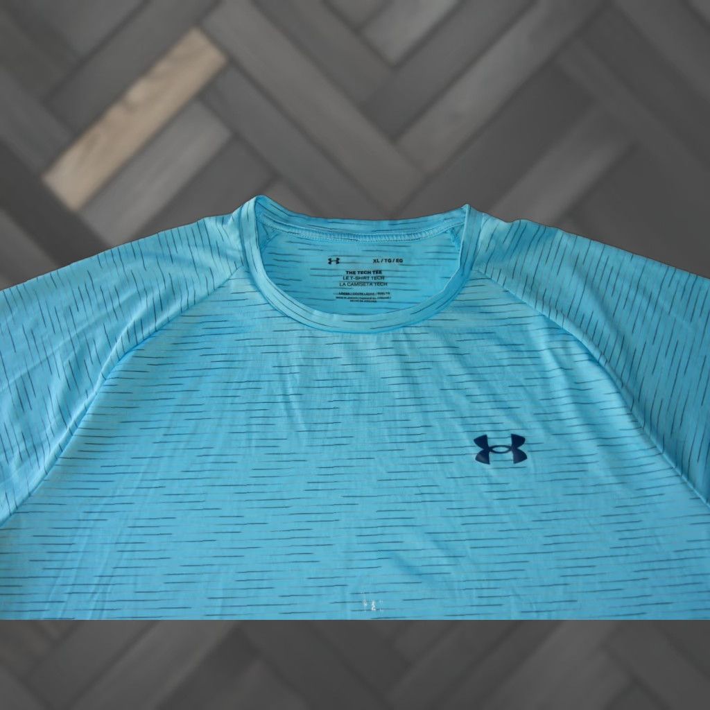 Armour Under Armour Men T Shirt Xl Short Sleeve Activewear Polyester Blue Mint Condition