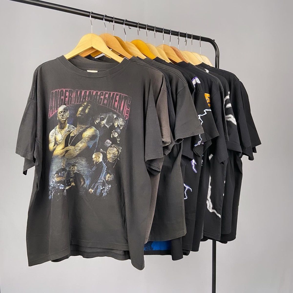 Rap Tees X Vintage Vintage Eminem Anger Management Tour Tee Hoodie, Sweatshirt | FlexRushtees.com
