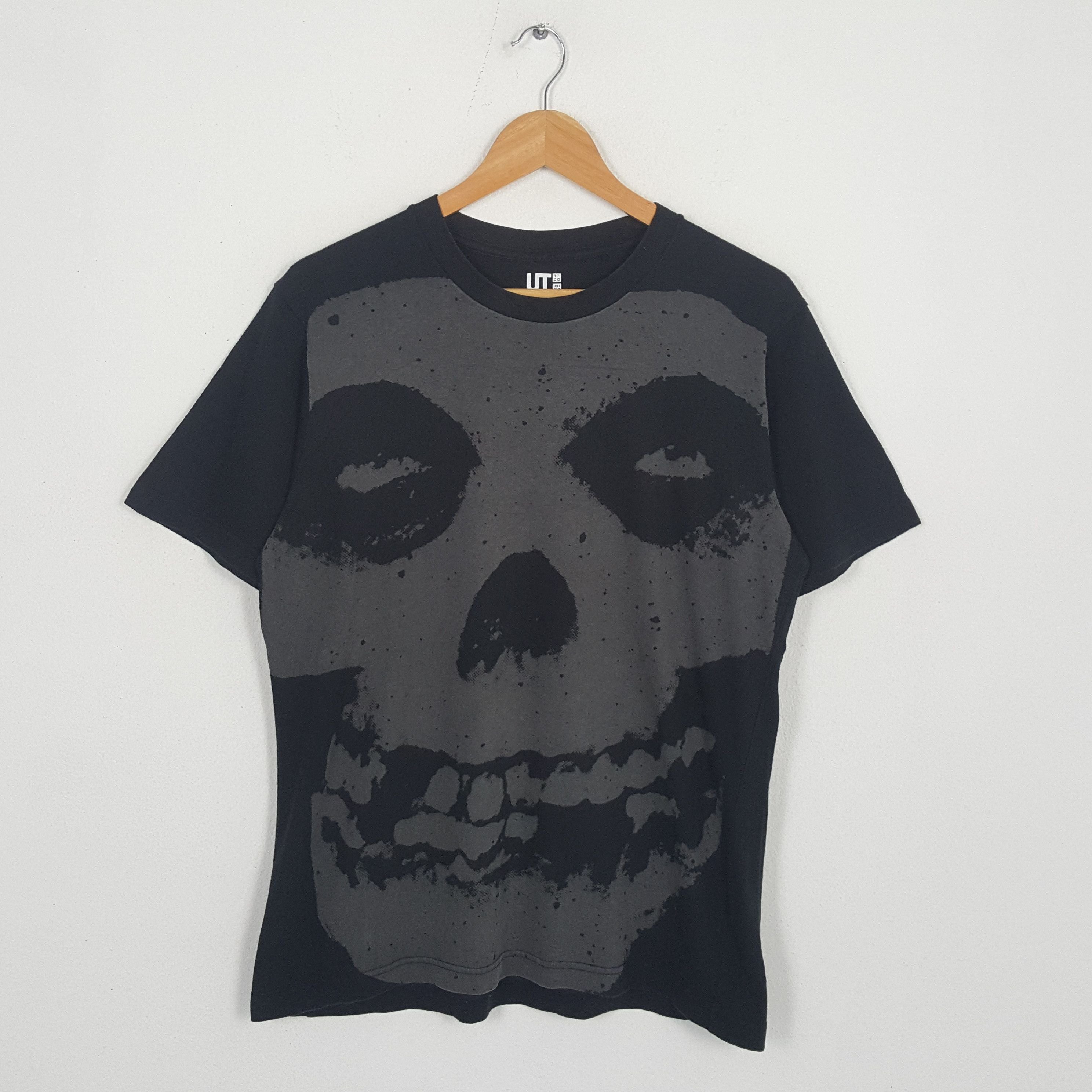 Uniqlo X Vintage Vintage Uniqlo X Misfits American Metal Punk Band Tshirt Hoodie, Sweatshirt | AU16VibeMintTees.com