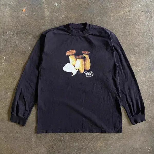 Sara Mushroom Print Black Retro Long Sleeve Tee