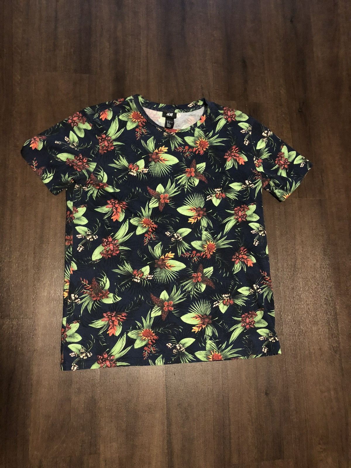 M H M Green Tropical Floral Print Summer Beach Crew Tee