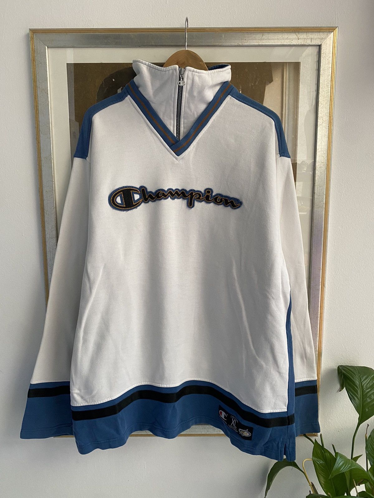 Vintage Champion Classic Sweater 90s T-Shirts, Hoodie, Sweatshirt | FlexRushtees.com