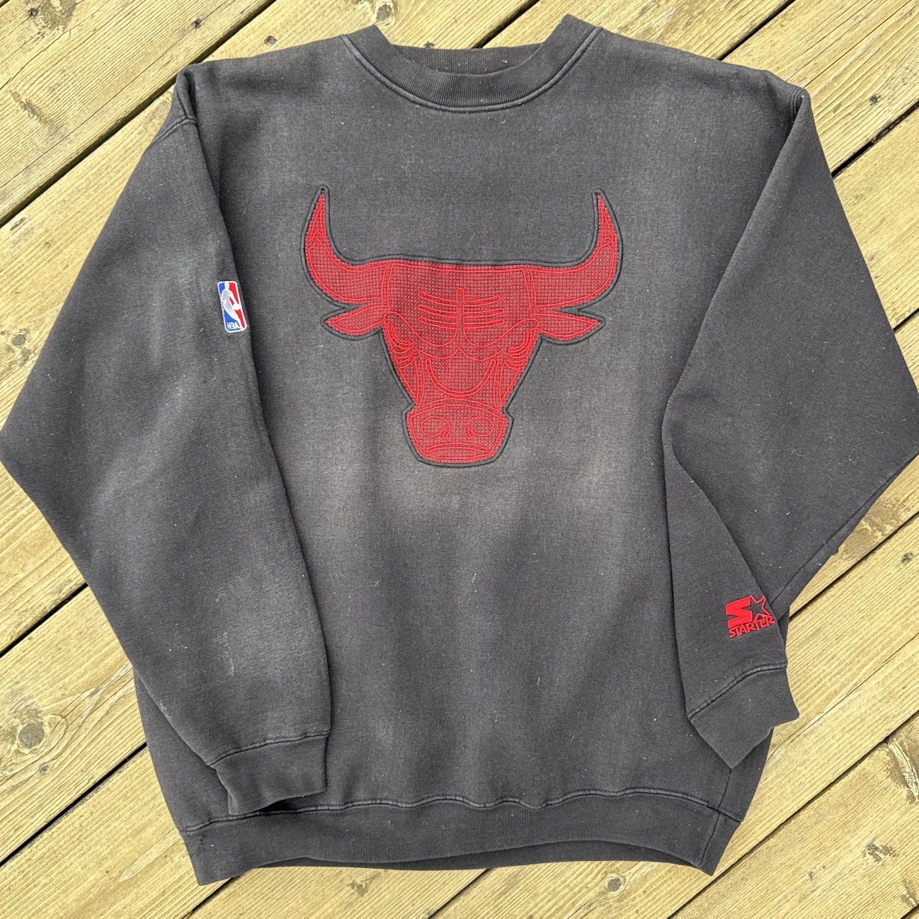 Starter Vintage 90s Chicago Bulls Starter Crewneck Xl Sun Faded T-Shirts, Hoodie, Sweatshirt | FlexRushtees.com
