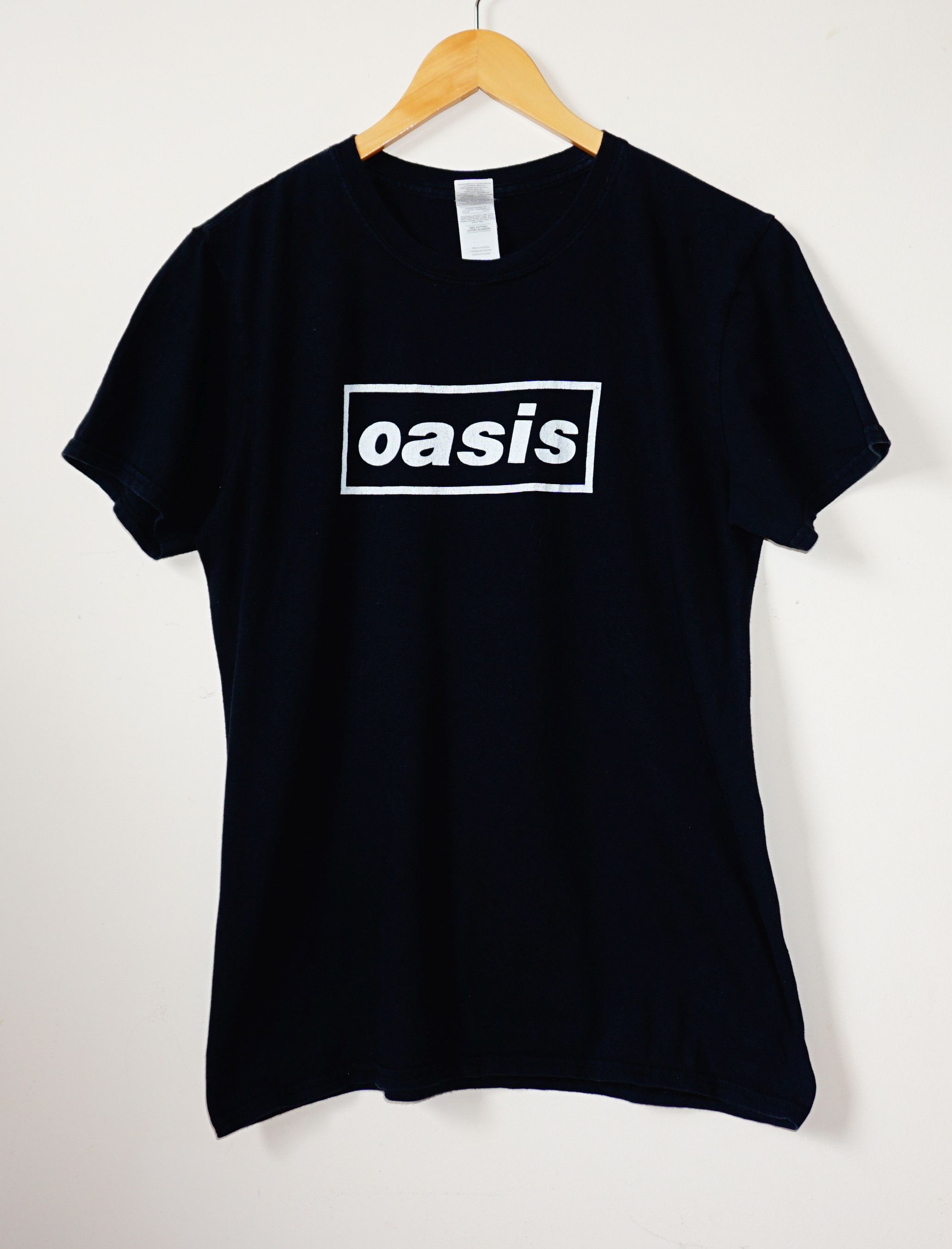 Vintage Oasis Definitely Maybe Vintage 00s Tshirt Hoodie, Sweatshirt | FlexRushtees.com