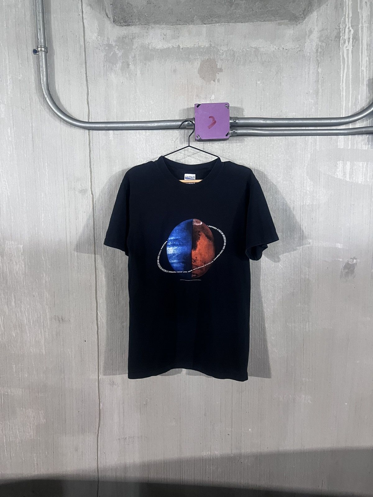 Gildan 2006 Red Hot Chili Peppers Stadium Arcadium Planet Tee S Hoodie, Sweatshirt | FlexRushtees.com