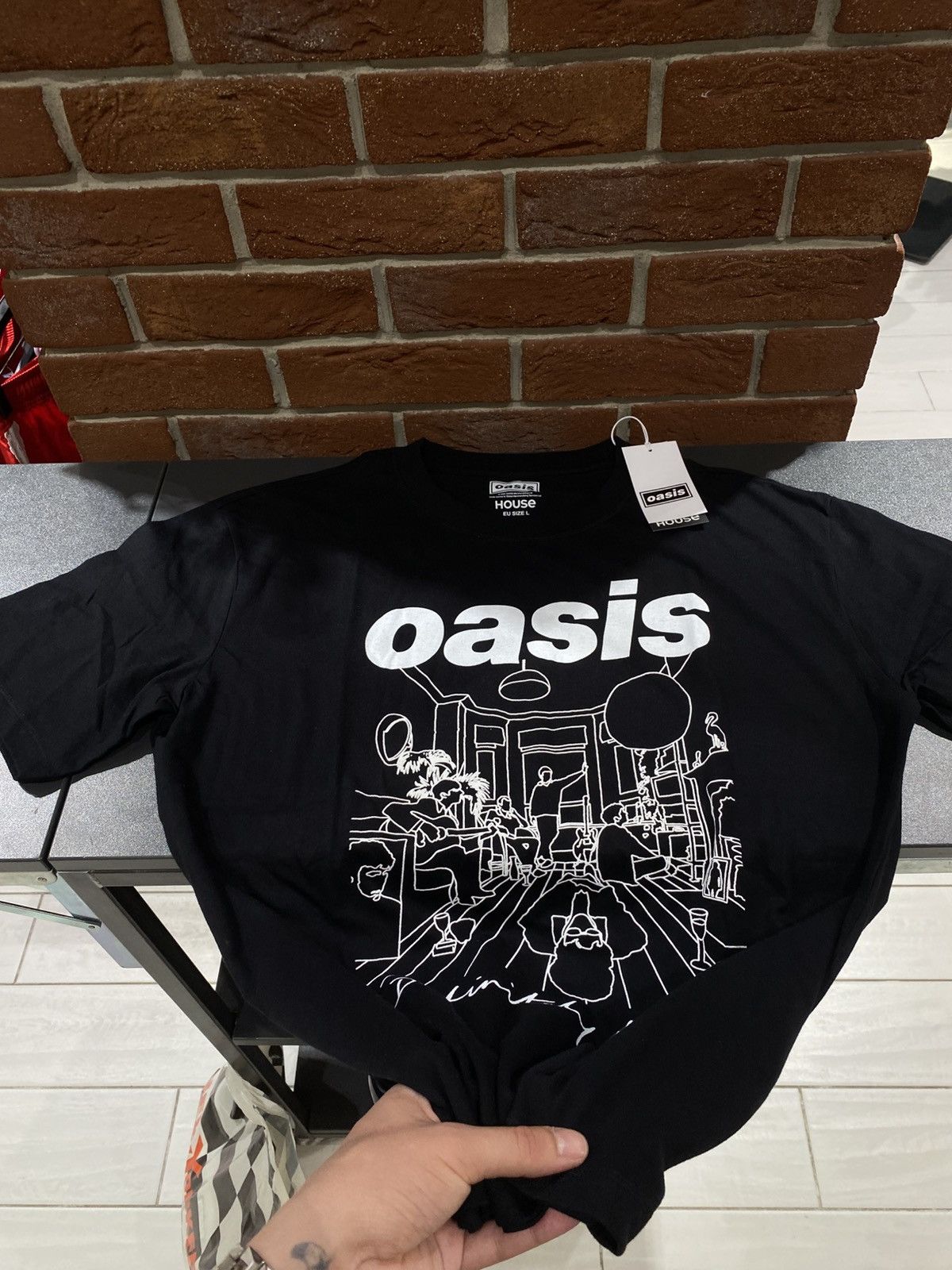Band Tees Oasis Exclusive 2025 T Shirt New Collection Hoodie, Sweatshirt | AU16VibeMintTees.com