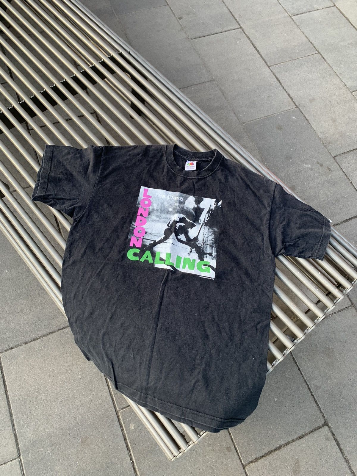 Vintage The Clash London Calling 2003 T Shirt Sex Pistols Hoodie, Sweatshirt | FlexRushtees.com