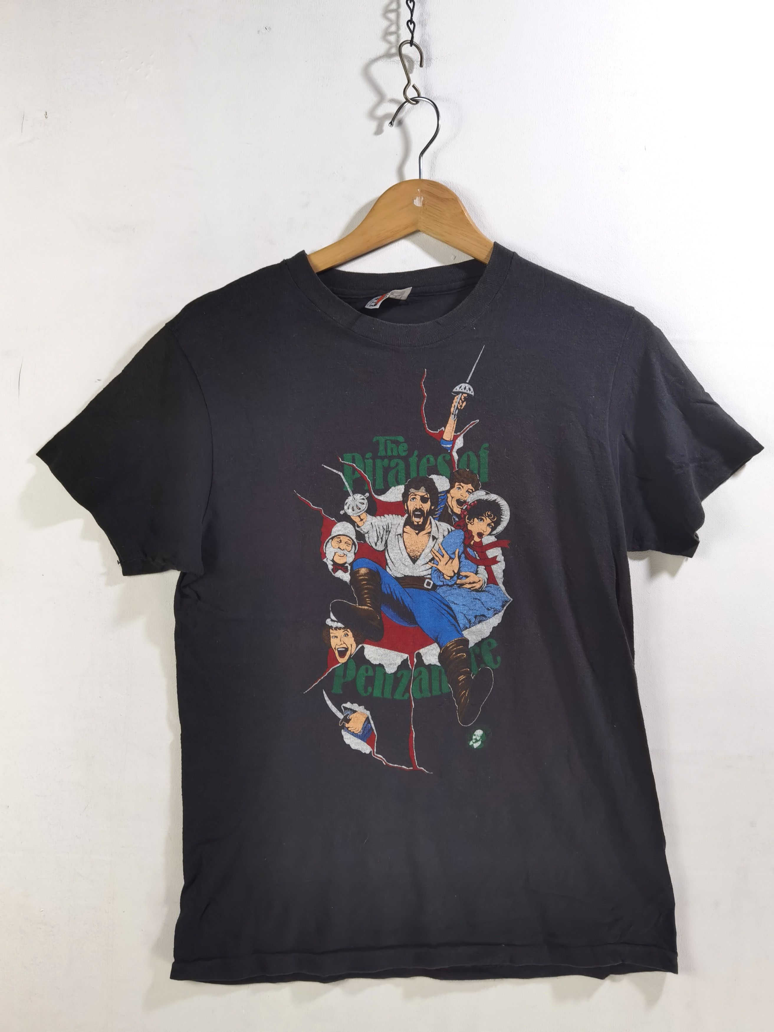 T3 Vintage Hanes Youth Size The Pirates Of Penzanc
