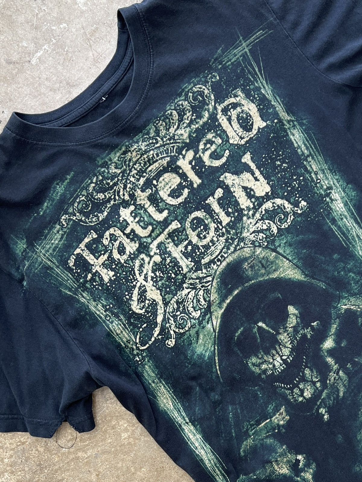 Band Tees Vintage 2008 Slipknot Tattered Torn Band Tee Medium Hoodie, Sweatshirt | FlexRushtees.com
