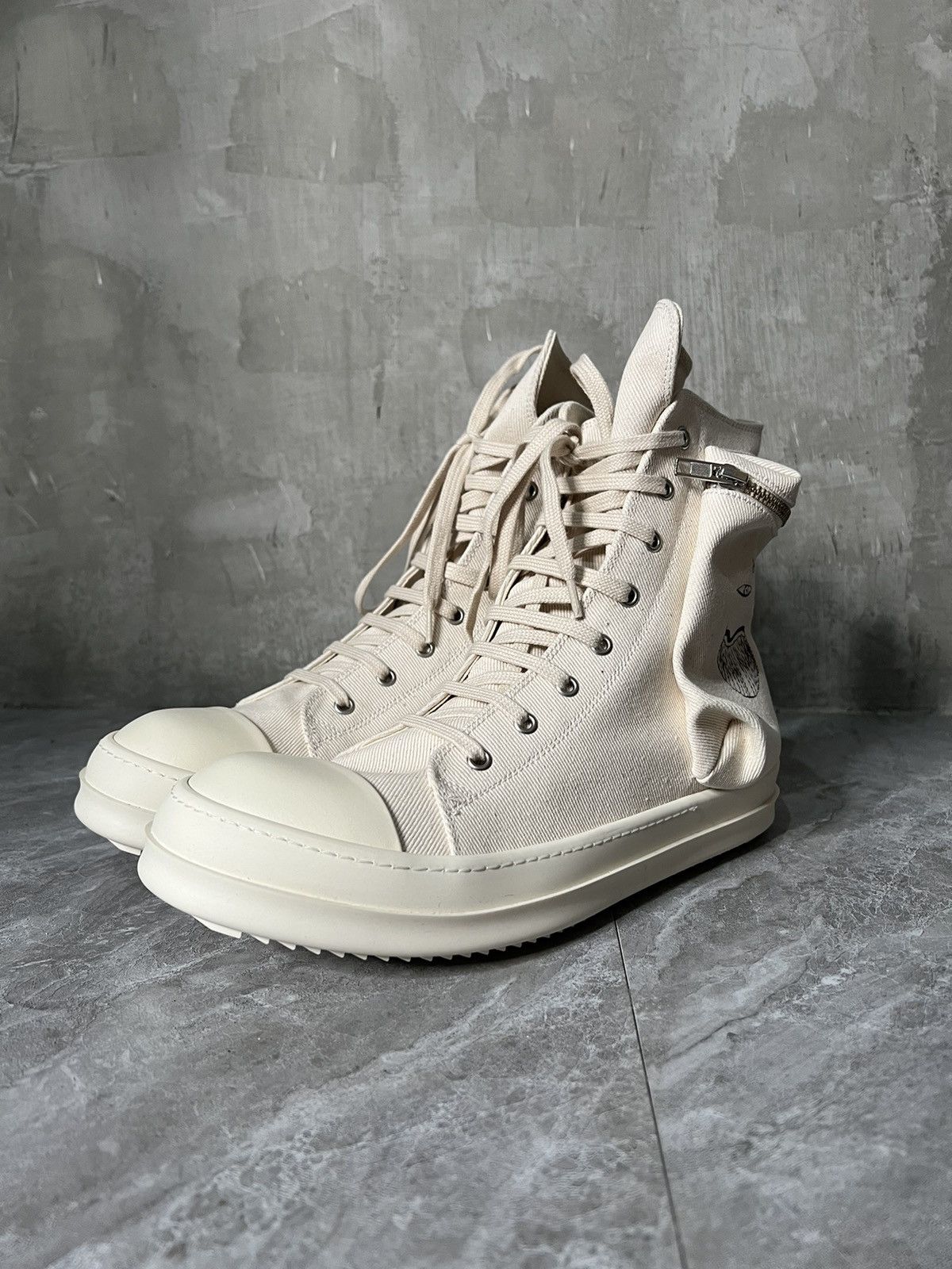 Owens Drkshdw Rick Owens Cargo Sneaks Natural Black Milk Face Ramones T-Shirts, Hoodie, Sweatshirt | AU16VibeMintTees.com