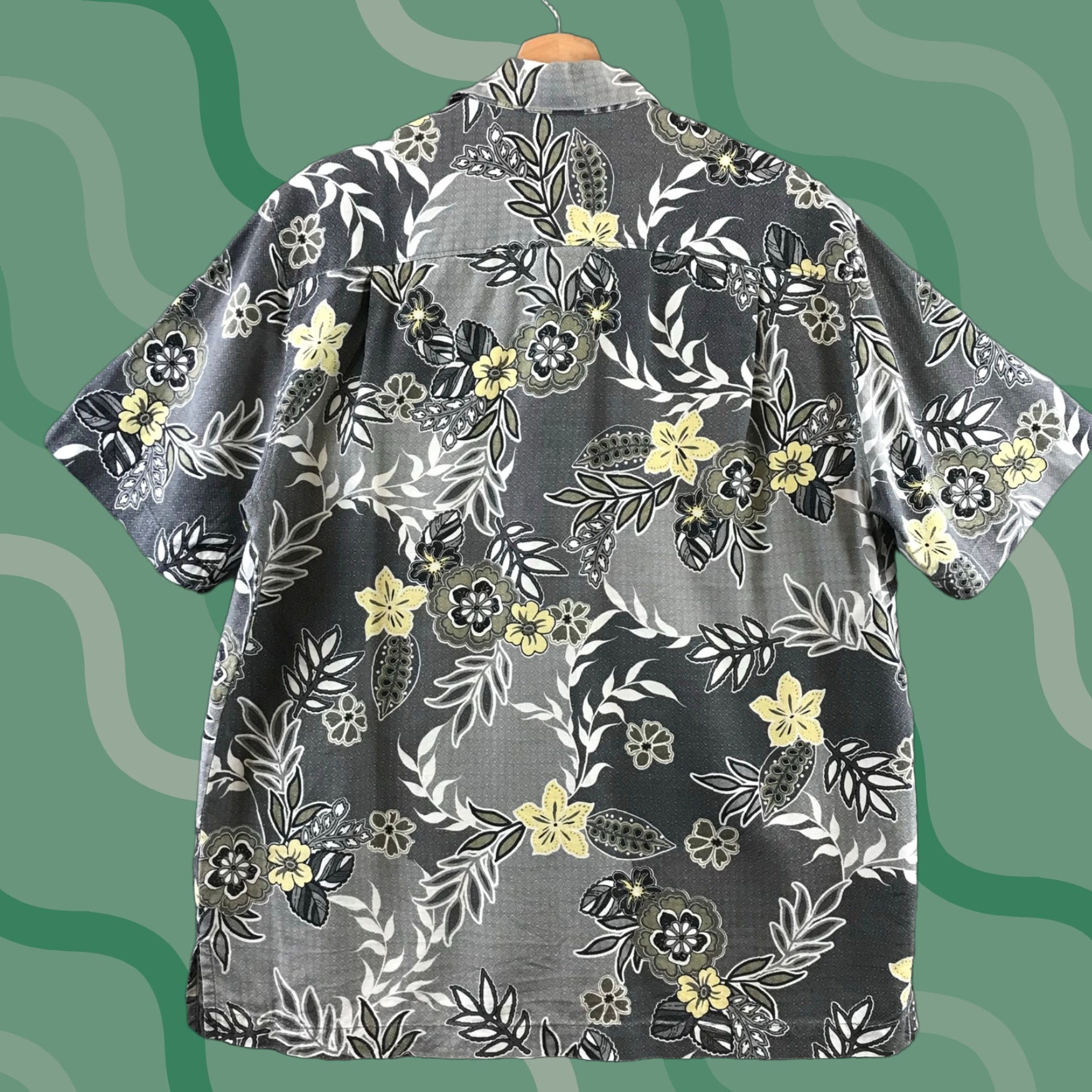 Bahama Tommy Bahama Mens Shirt L Gray Silk Hawaiian Tropical Beach Short Sleeve