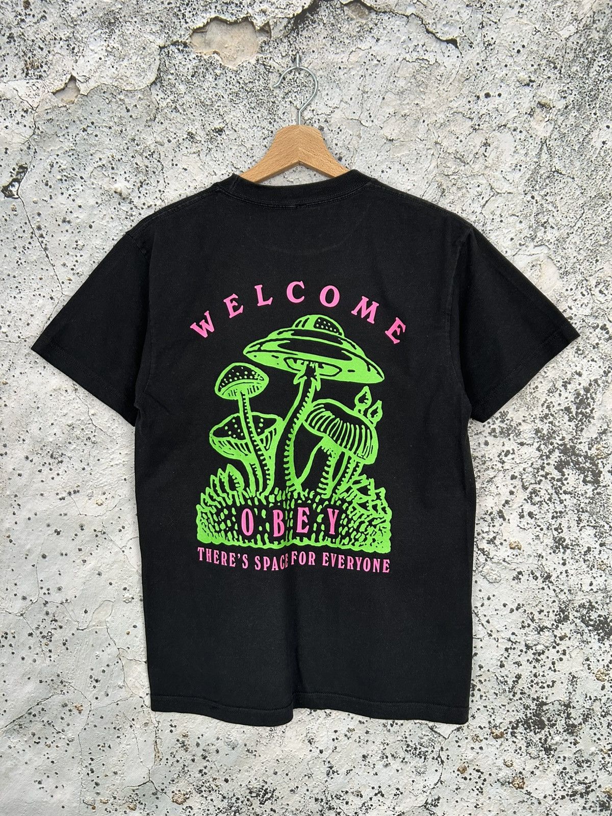 Obey Mushrooms Ufo Graphic Tee Streetwear Rap Skate