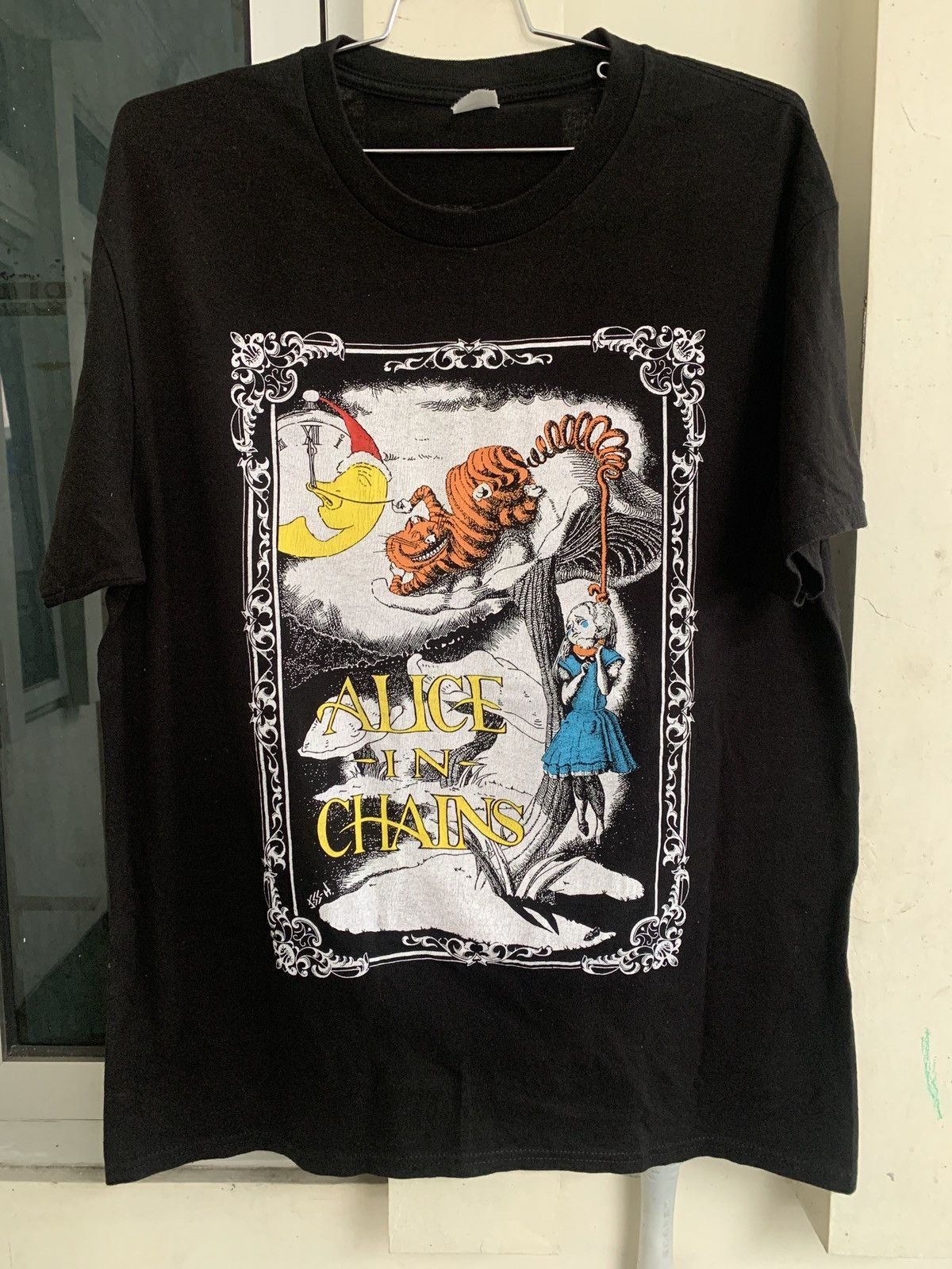 Vintage Alice In Chains Alice In Wonderland Shirt Bootleg Hoodie, Sweatshirt | FlexRushtees.com