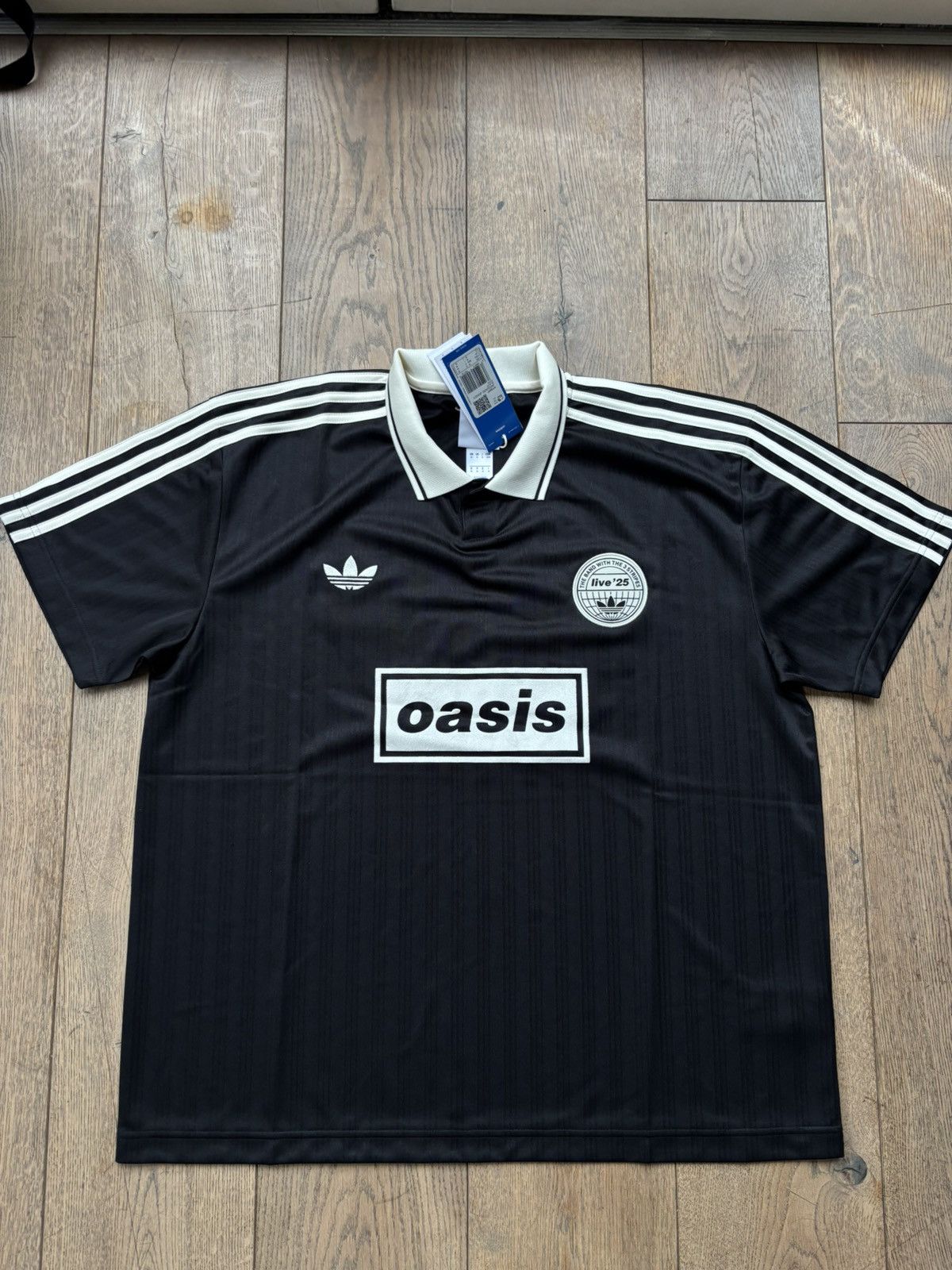 Oasis Tour Jacquard Jersey Black Size Medium New T-Shirts, Hoodie, Sweatshirt | FlexRushtees.com