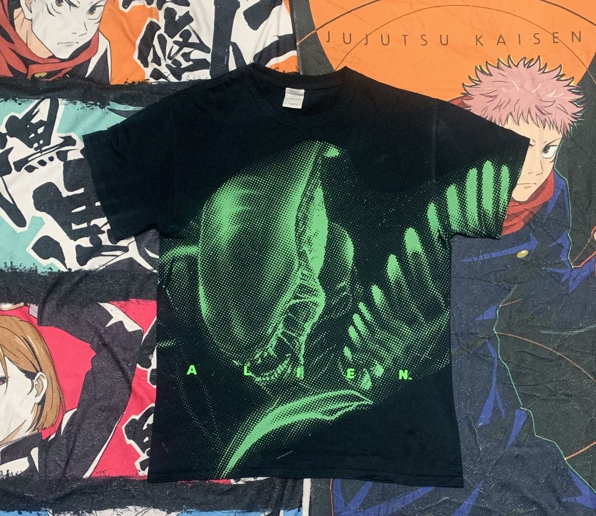 Vintage 00s Y2k Horro Movie Alien Big Logo Medium T Shirt Hoodie, Sweatshirt | FlexRushtees.com