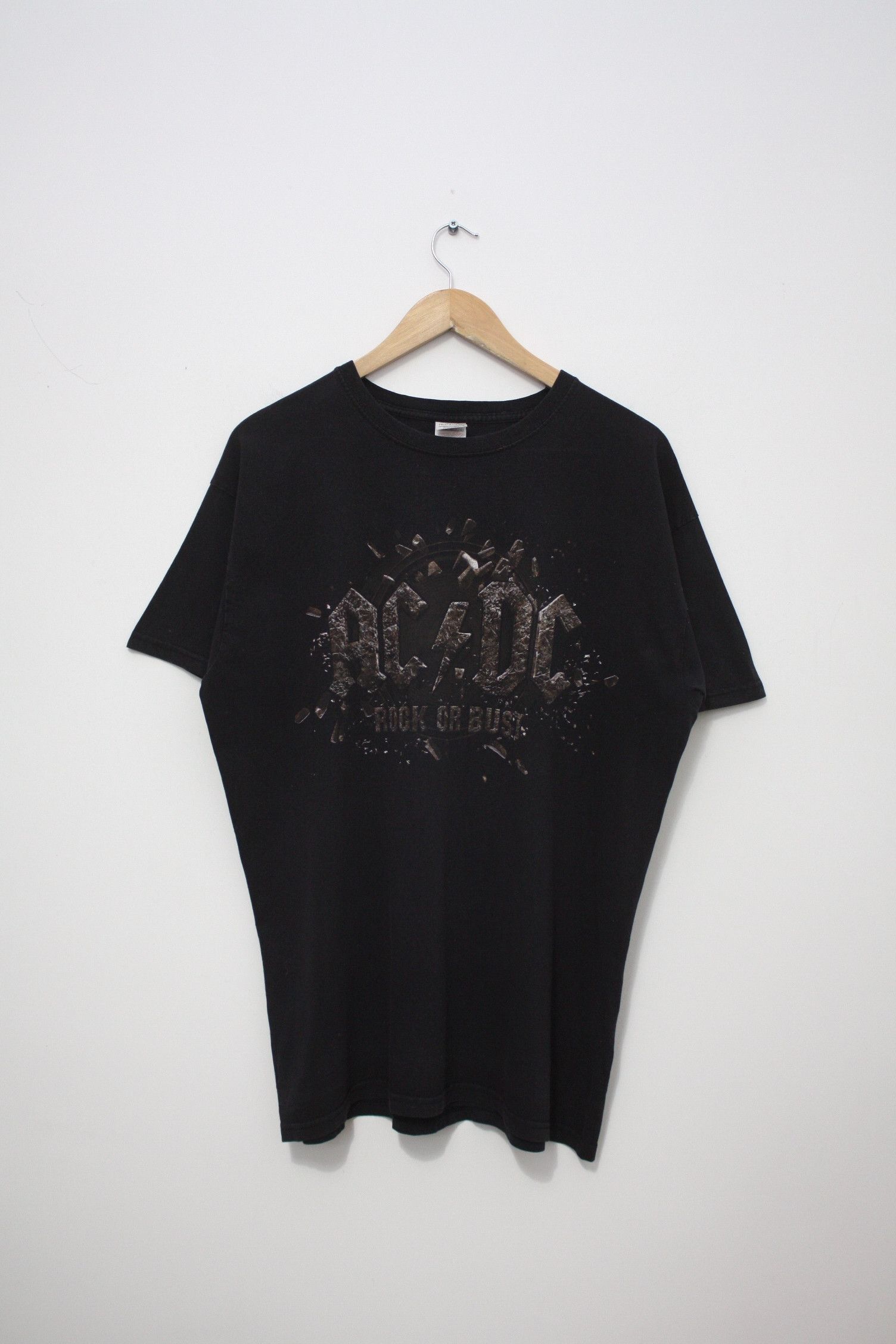 Dc Ac Dc Europe 2016 Black Large T Shirt Hoodie, Sweatshirt | FlexRushtees.com