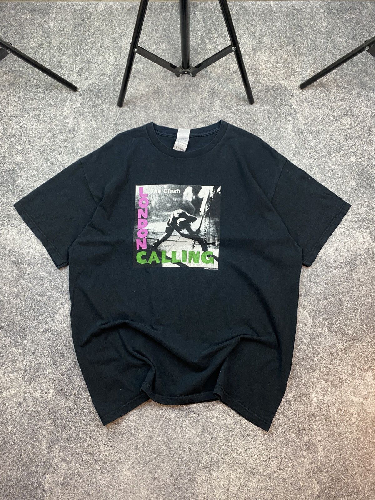 Vintage 2003 The Clash London Calling Tee Sex Pistols Hoodie, Sweatshirt | FlexRushtees.com