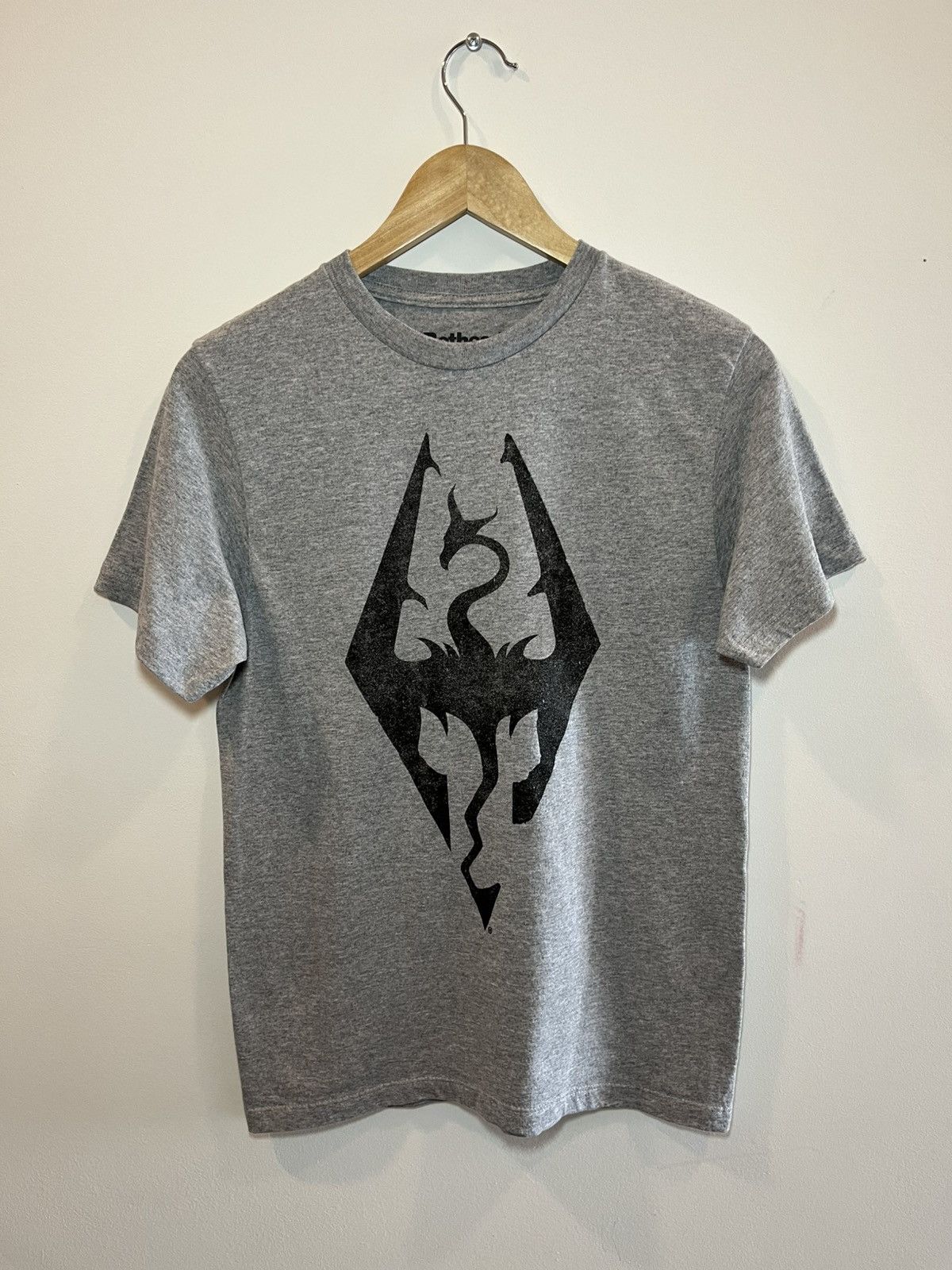 Other 2016 Elder Scrolls Skyrim Promo Tee Small Hoodie, Sweatshirt | FlexRushtees.com