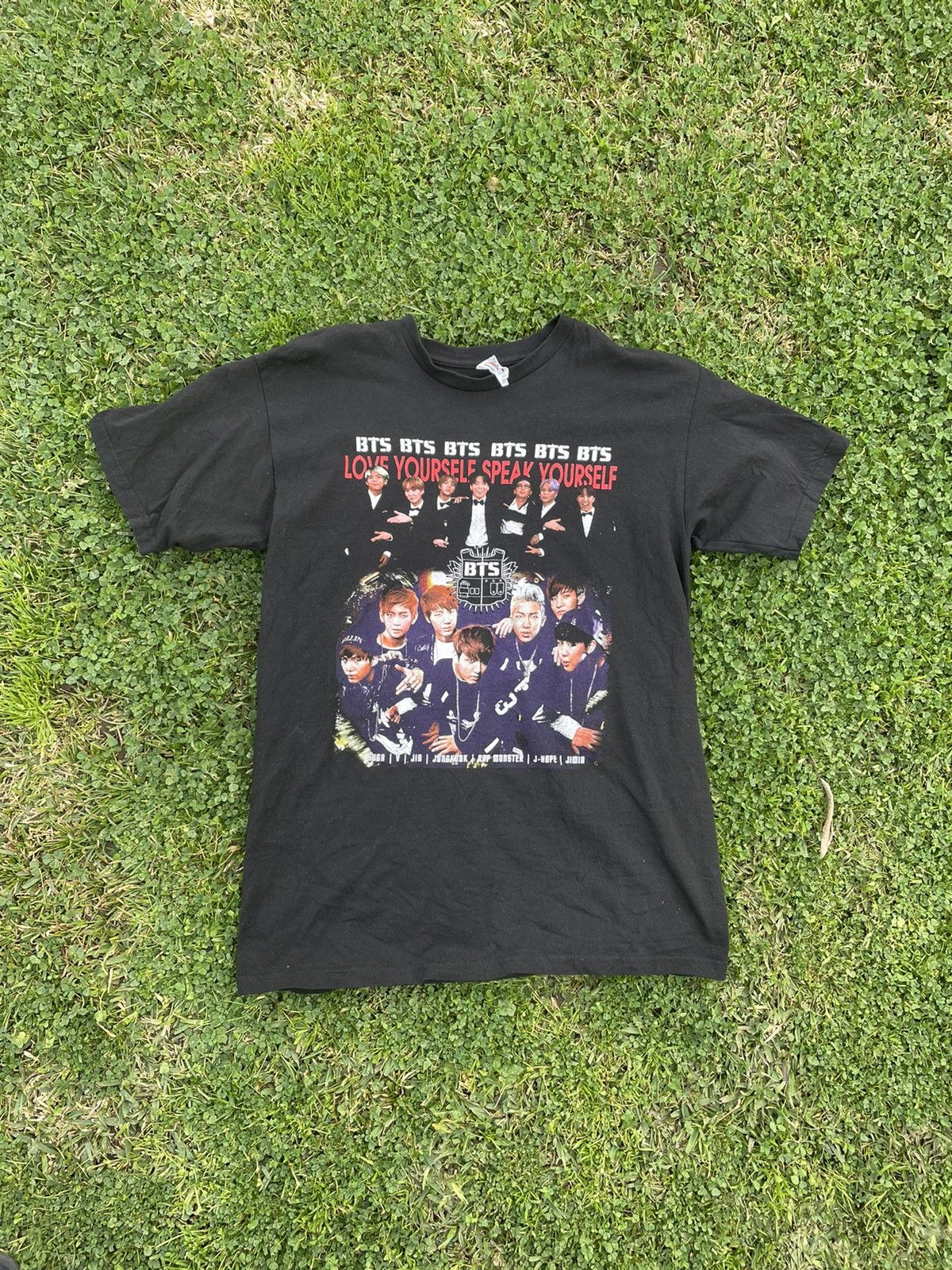 Vintage 2019 Bts Tour Bootleg Tee Hoodie, Sweatshirt | FlexRushtees.com