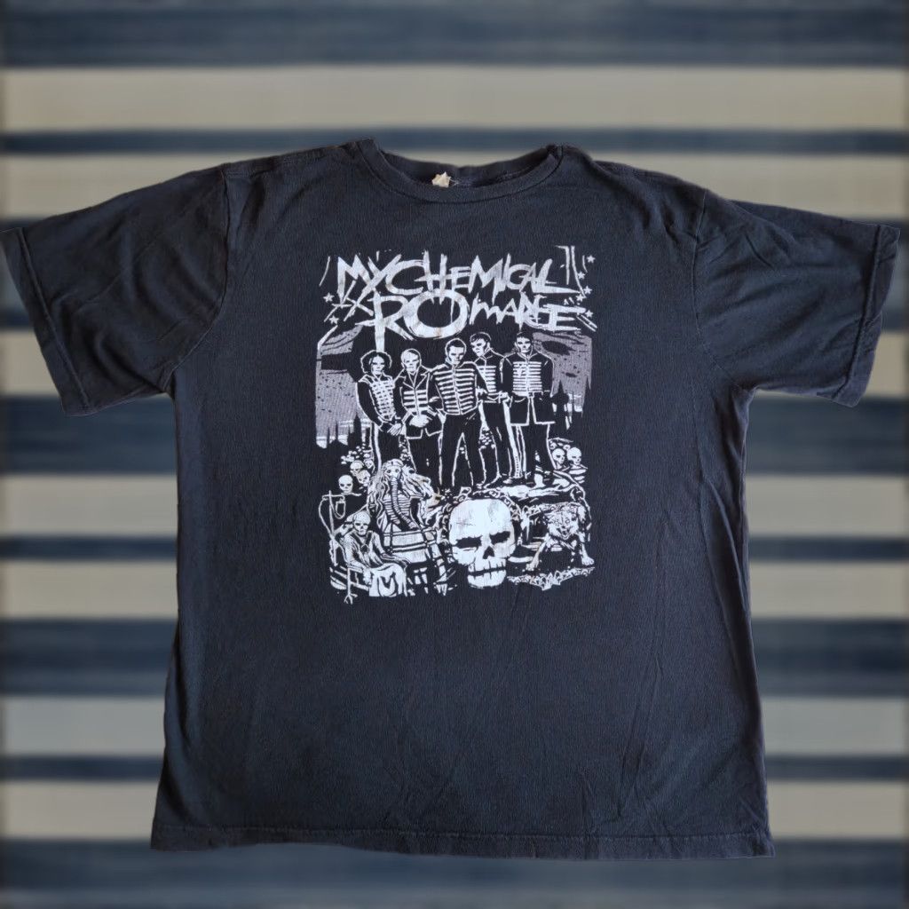 Vintage My Chemical Romance The Black Parade 2021 Tour Band Concert Xl Graphic T Shirt Shirt Mens Hoodie, Sweatshirt