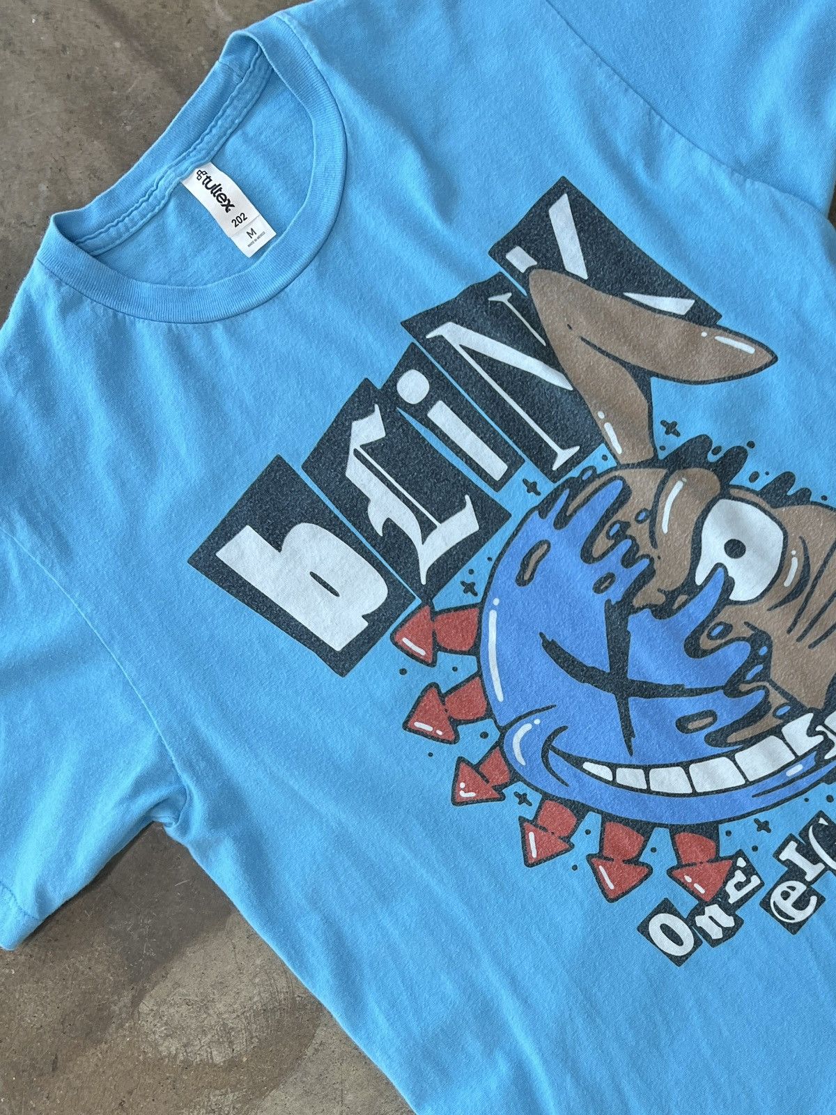Band Tees Vintage Blink 182 Smiley V Bunny Tee Medium Hoodie, Sweatshirt | FlexRushtees.com