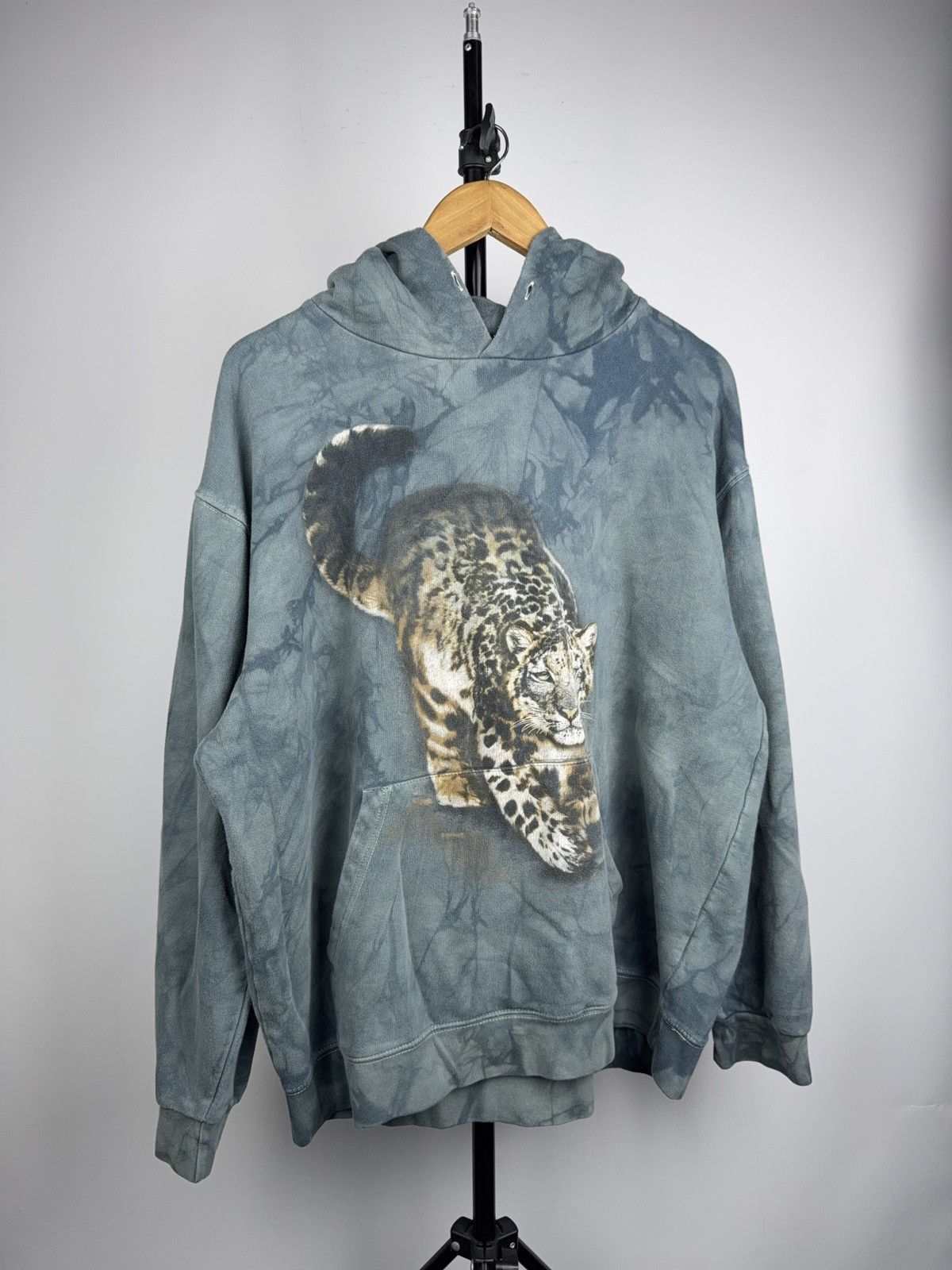 The Mountain 90s Retro Leopard Animal Graphic Tie Dye Hoodie Vintage