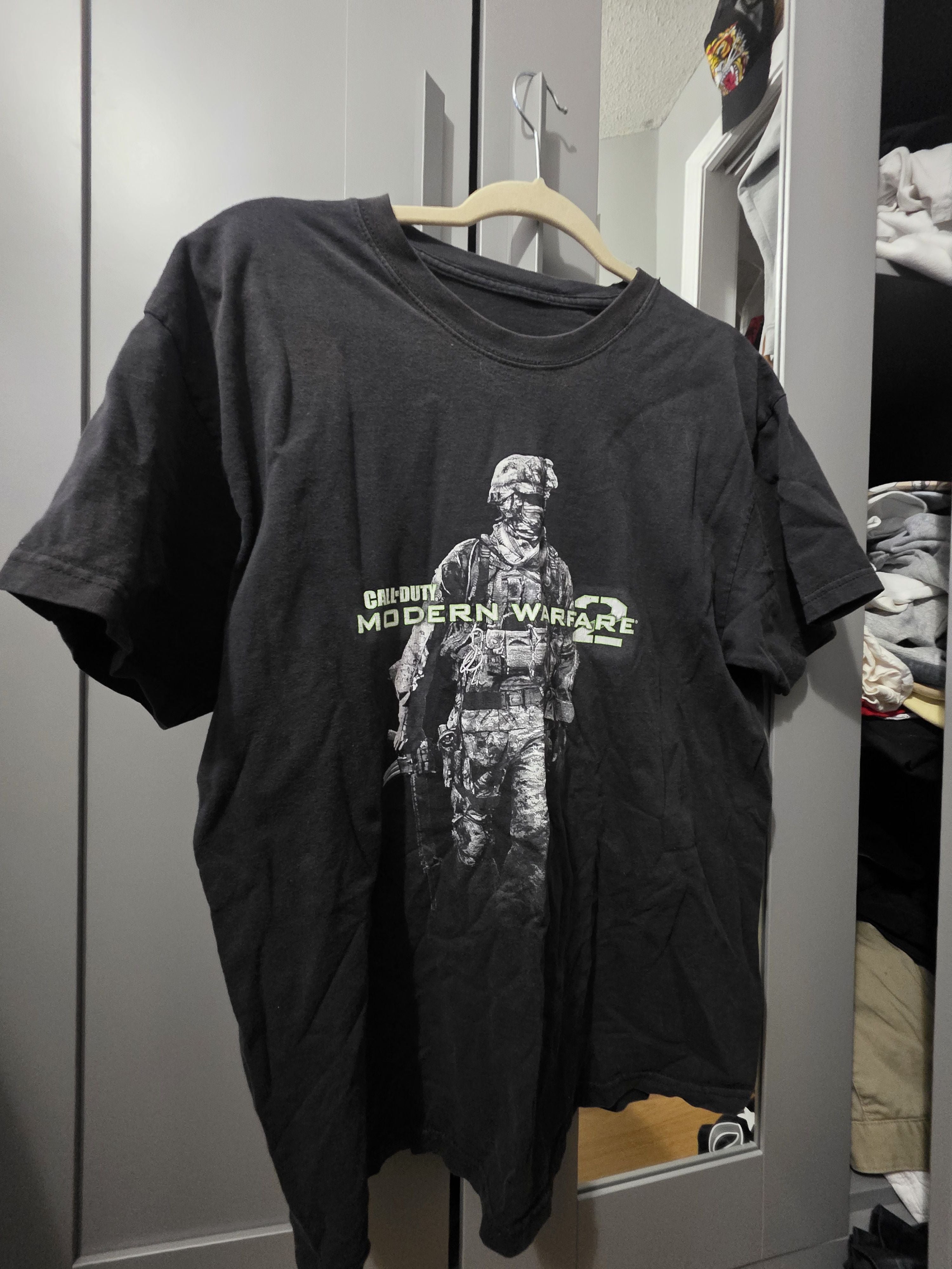 Jerzees 2009 Call Of Duty Mw2 Modern Warfare 2 Vintage Shirt