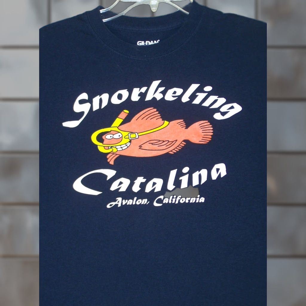 Gildan Snorkeling Catalina California Adult Medium T Shirt Black Crew Neck Graphic Men Hoodie, Sweatshirt | FlexRushtees.com