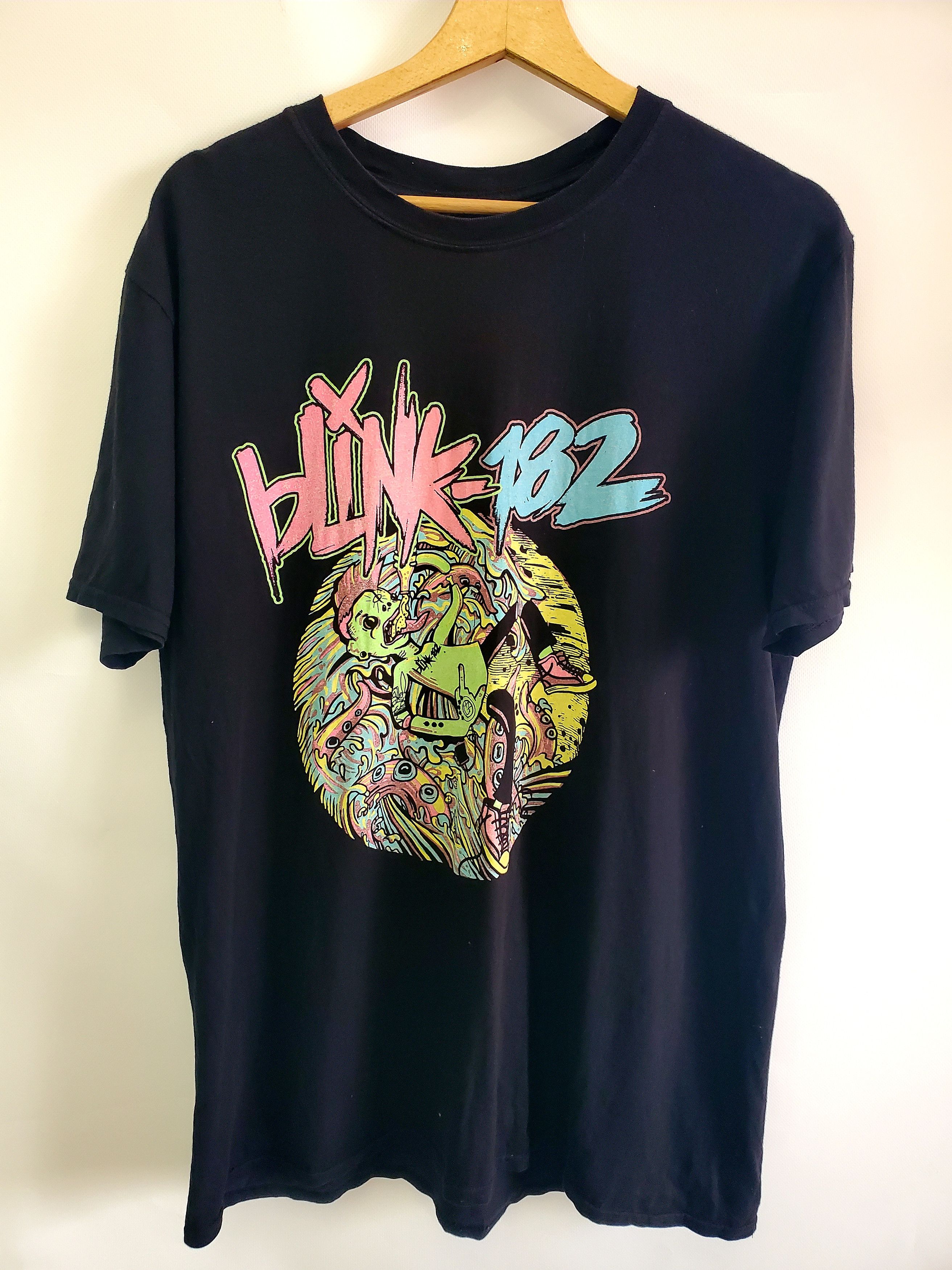 Vintage Blink 182 Printed T Shirt Hoodie, Sweatshirt | FlexRushtees.com