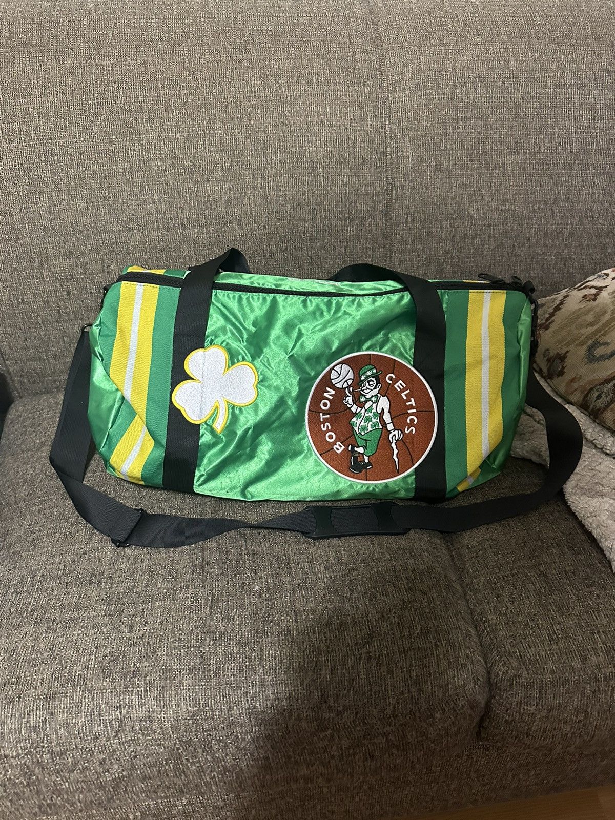 Mitchell Ness Vintage Boston Celtics Duffel Bag T-Shirts, Hoodie, Sweatshirt | AU16VibeMintTees.com