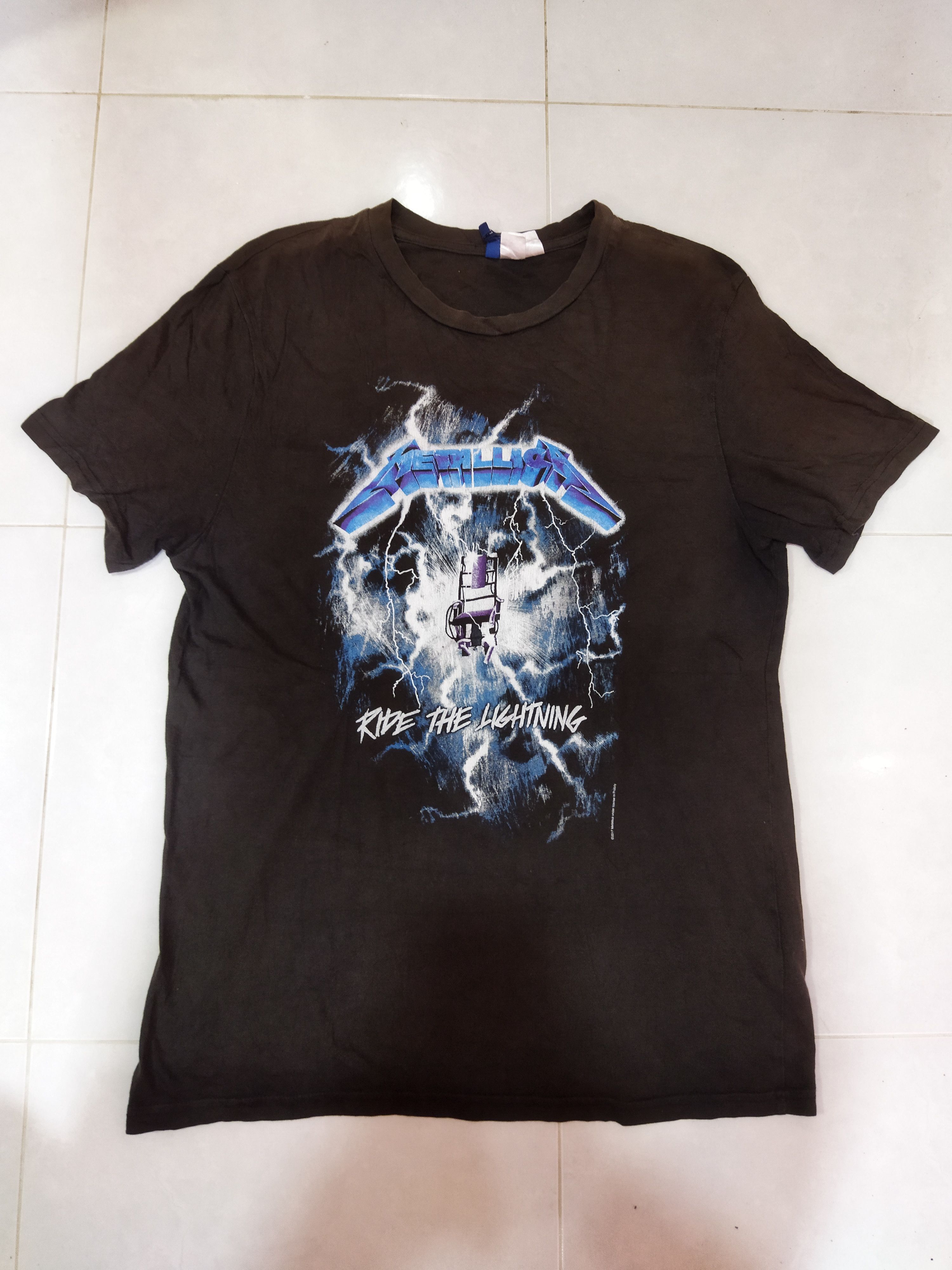 H M Metallica Ride The Lighting European Tour Tee Hoodie, Sweatshirt | FlexRushtees.com