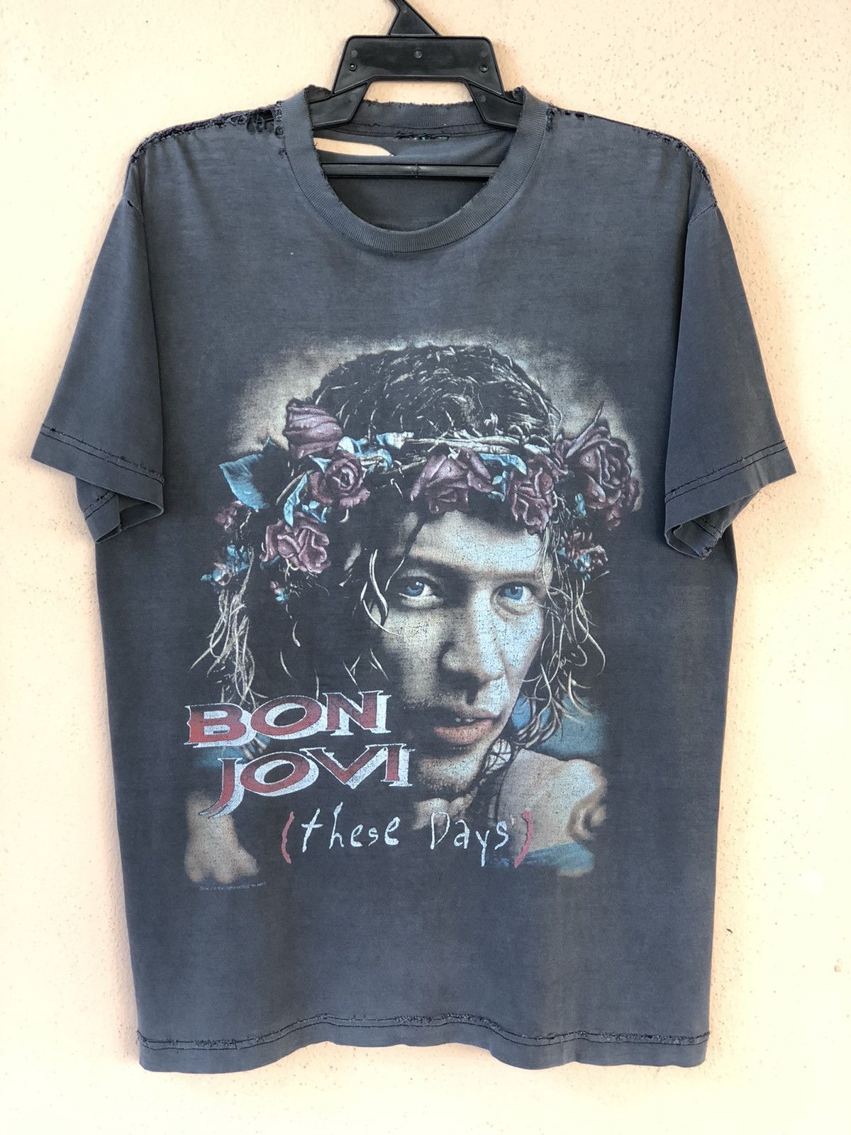 Thrashed Vintage 90s Bon Jovi Bootleg Tee Hoodie, Sweatshirt | FlexRushtees.com