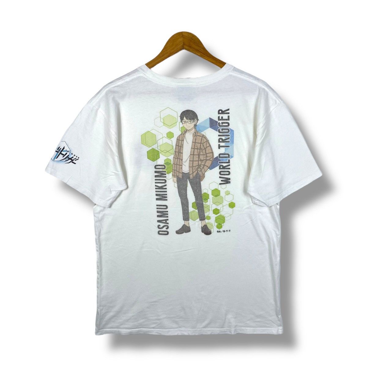 Anime World Trigger Osamu Mikumo Anime Graphic Tee Shirt Free Size Hoodie, Sweatshirt | FlexRushtees.com