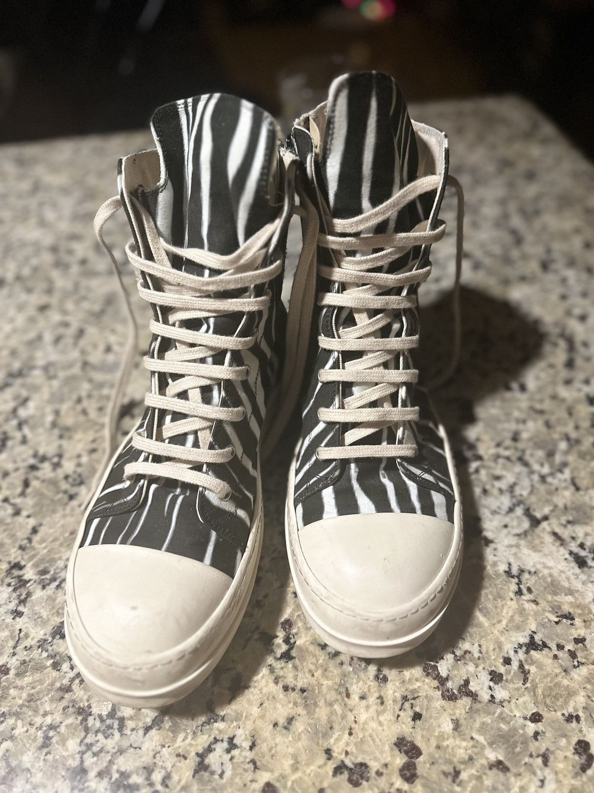 Owens Drkshdw Rick Owens Drkshdw Zebra Ramones T-Shirts, Hoodie, Sweatshirt | AU16VibeMintTees.com