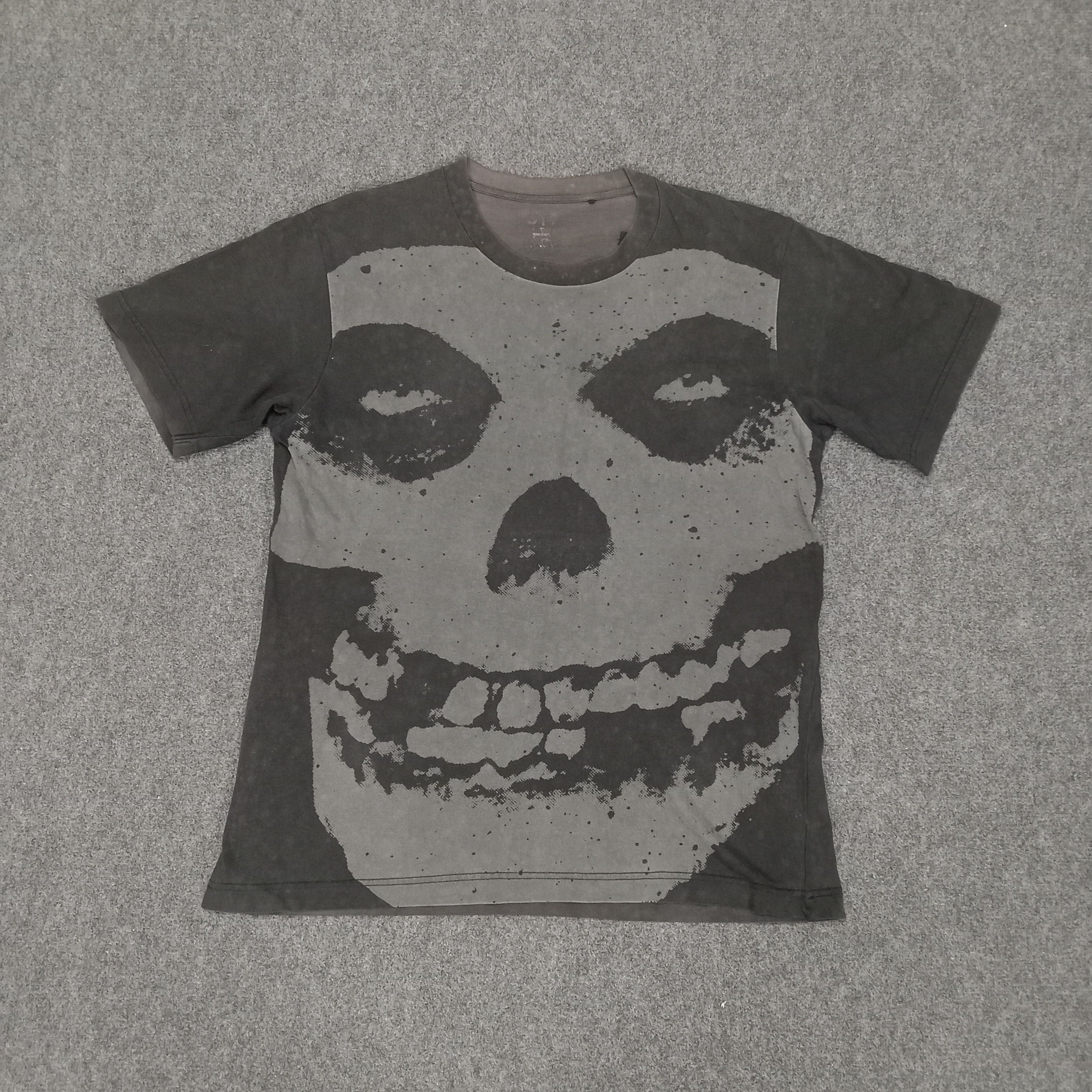 X Vintage Misfits American Punk Rock Band Tshirt Hoodie, Sweatshirt | FlexRushtees.com
