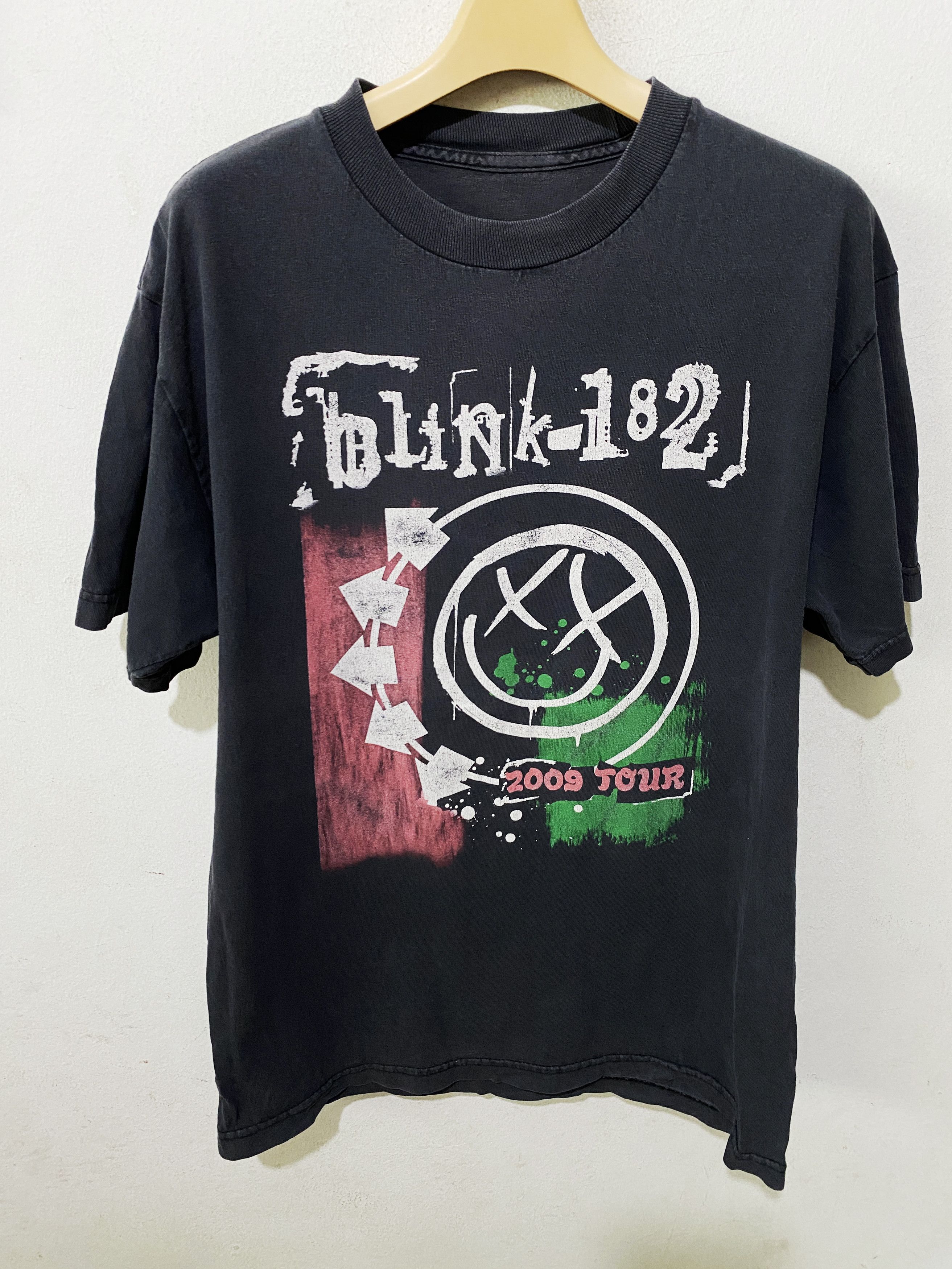 Band Tees 2009 Blink 182 Tour T Shirt Hoodie, Sweatshirt | FlexRushtees.com