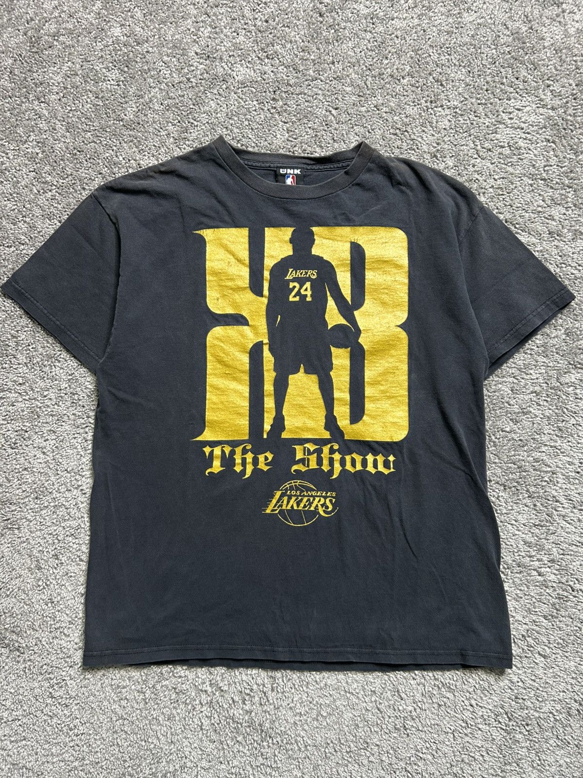Vintage Los Angeles Lakers Kobe Bryant The Show Nba Unk Tee Hoodie, Sweatshirt | FlexRushtees.com