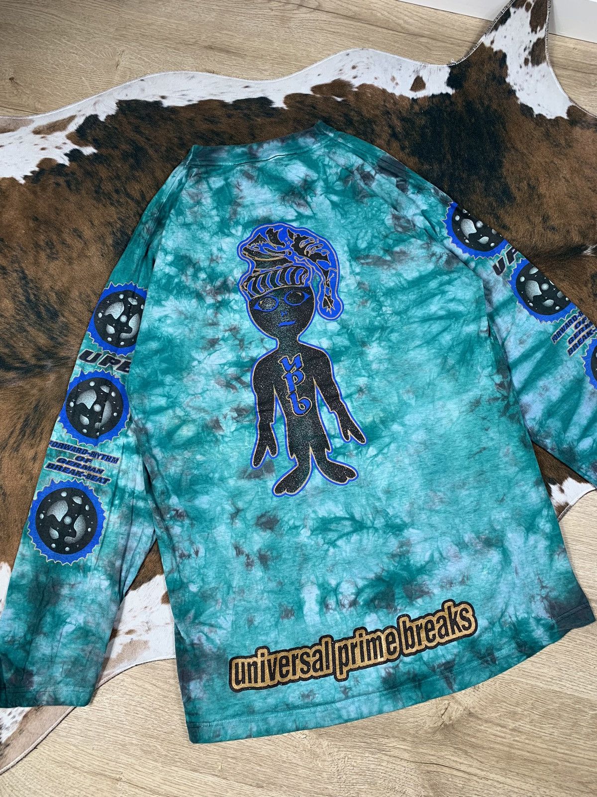 Vintage Tie Dye Alien Crazy Funny Longsleeve T Shirt Ufo Tee