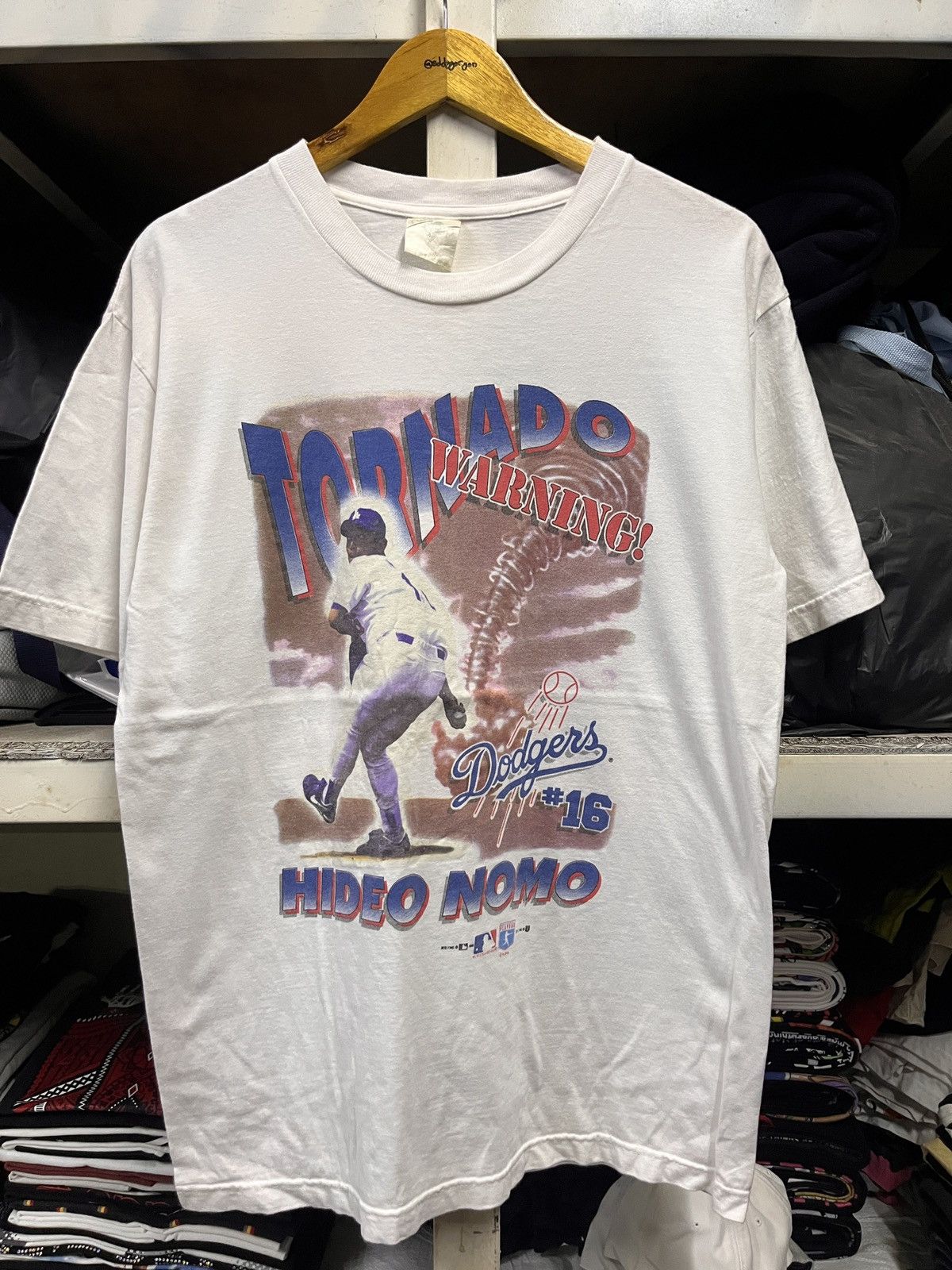 Mlb Vintage 1996 American Baseball Mlb Tornado Dodgers Hideonomo T-Shirts, Hoodie, Sweatshirt | FlexRushtees.com